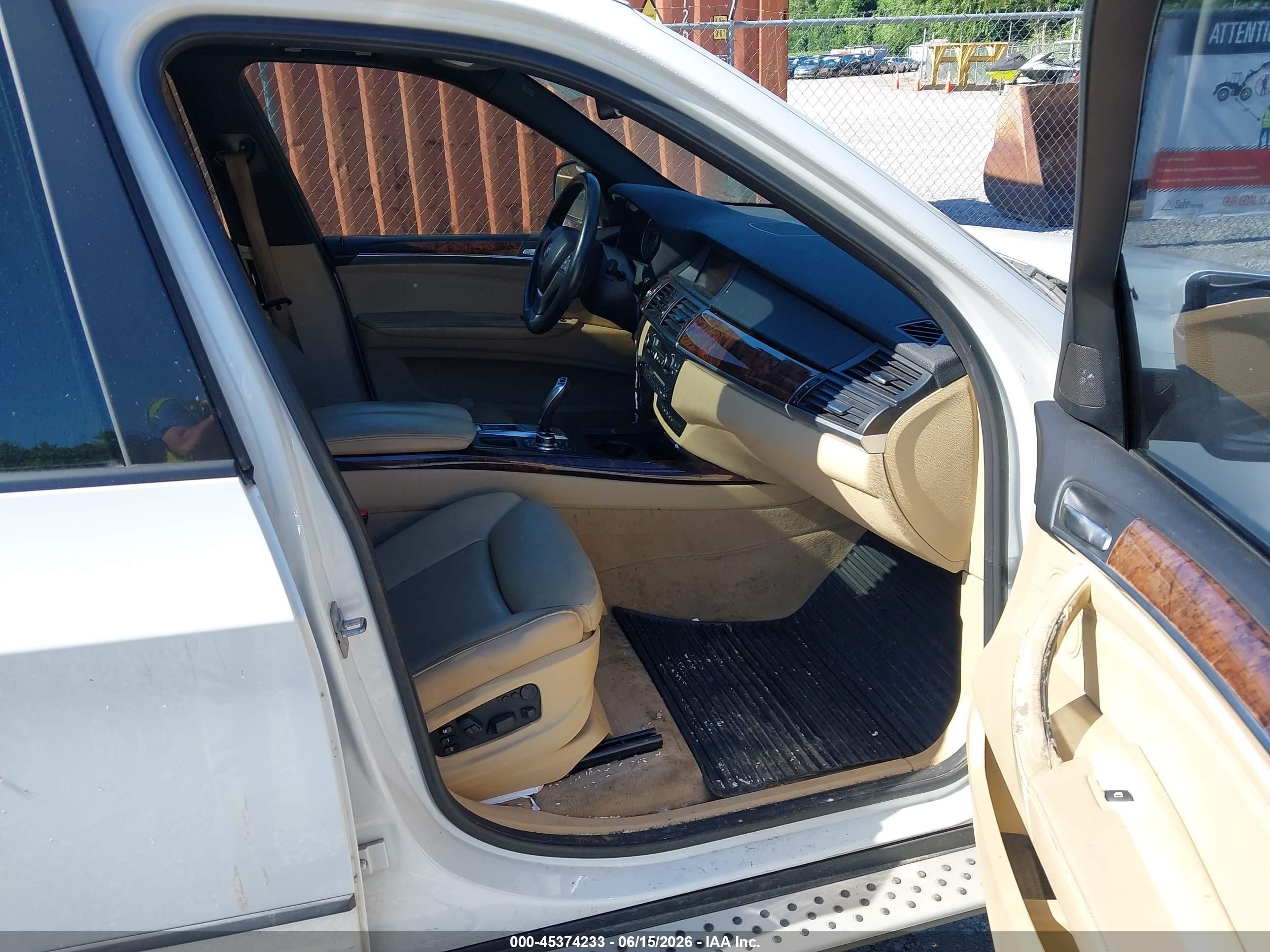 2011 Bmw X5 Xdrive50i White vin: 5UXZV8C57BL419770