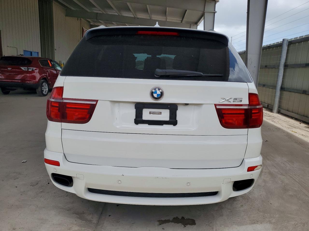 2013 Bmw X5 Xdrive50i White vin: 5UXZV8C57DL426589
