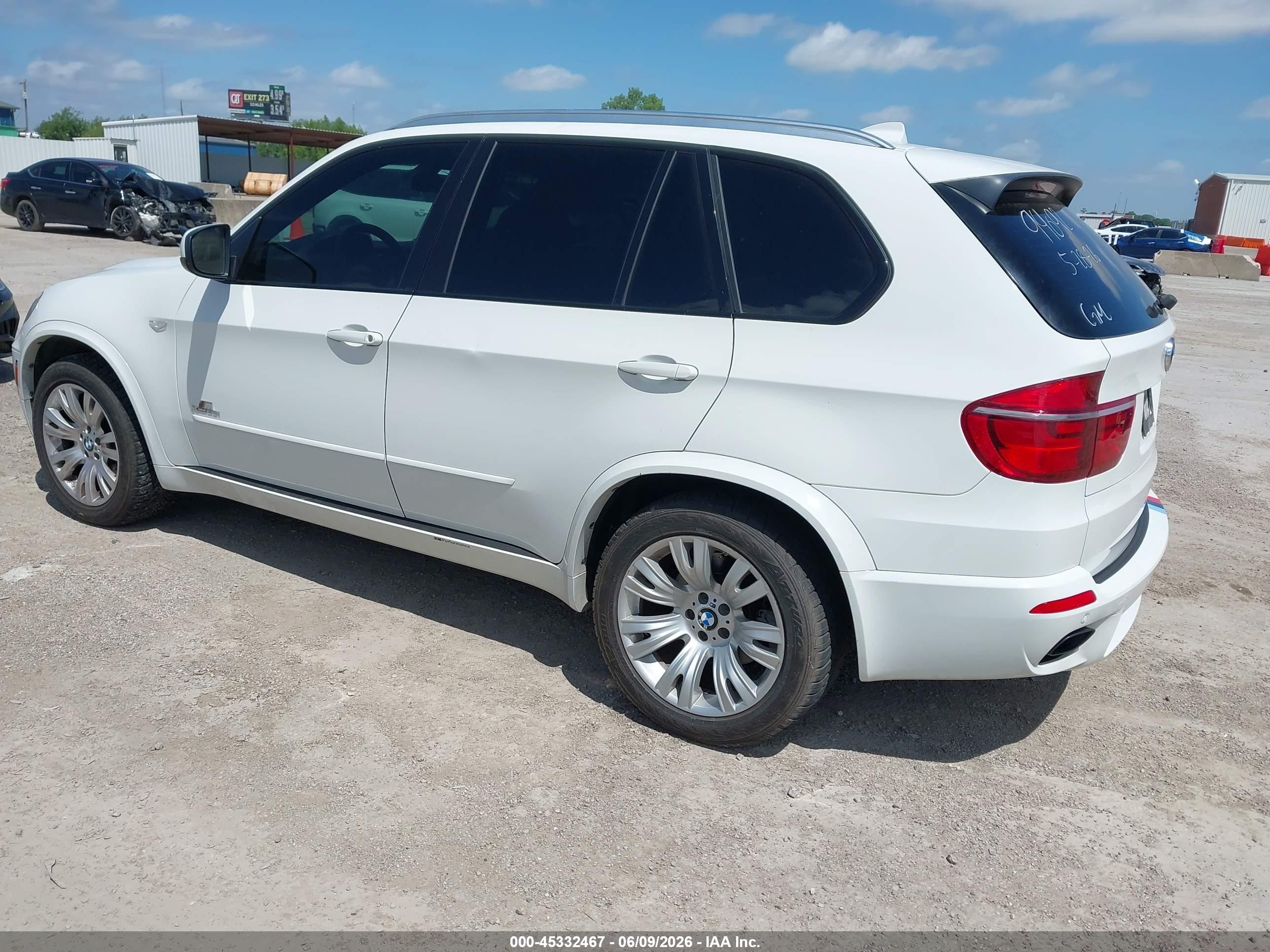 2013 Bmw X5 Xdrive50i White vin: 5UXZV8C58D0C14563