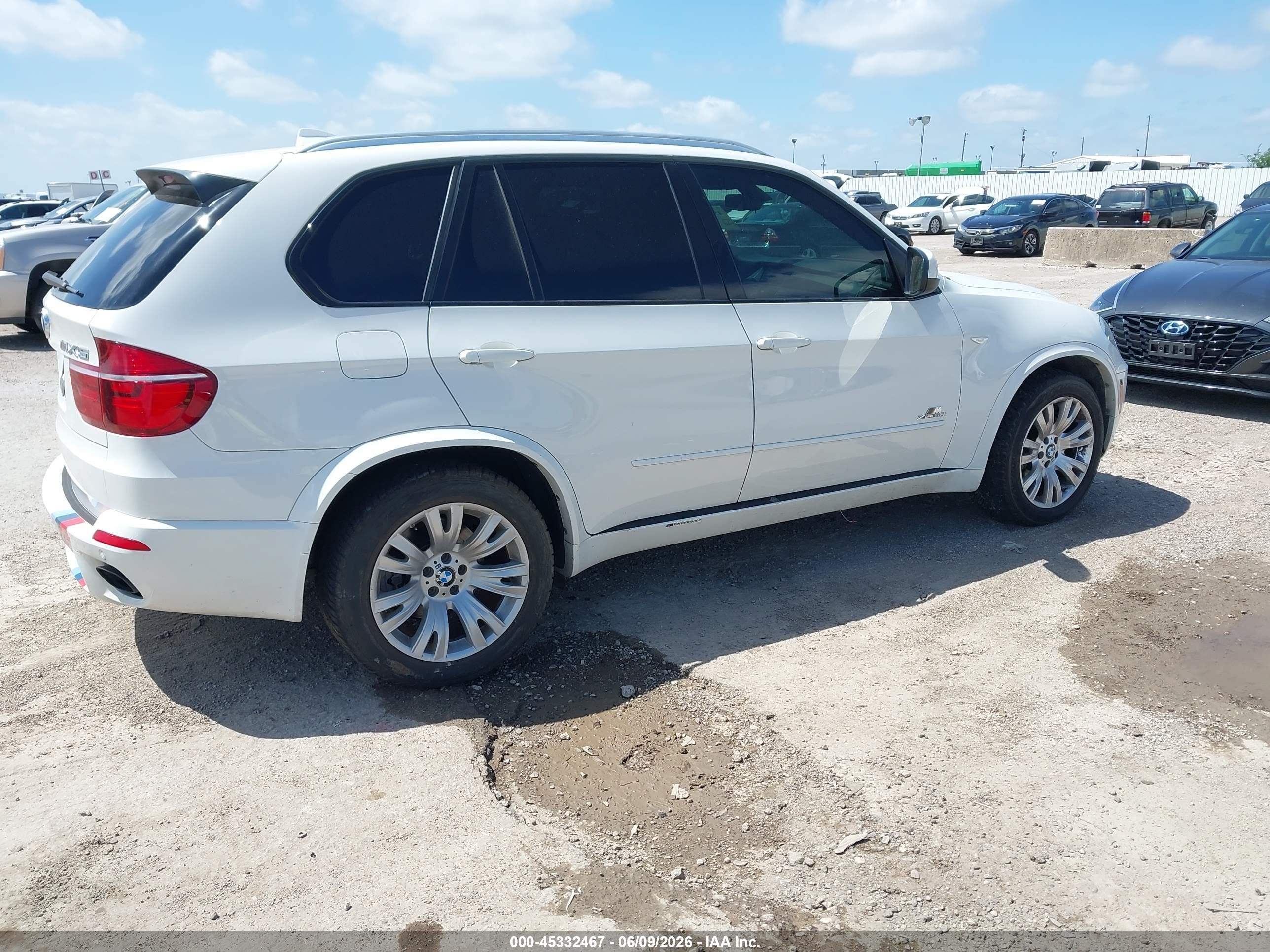 2013 Bmw X5 Xdrive50i White vin: 5UXZV8C58D0C14563