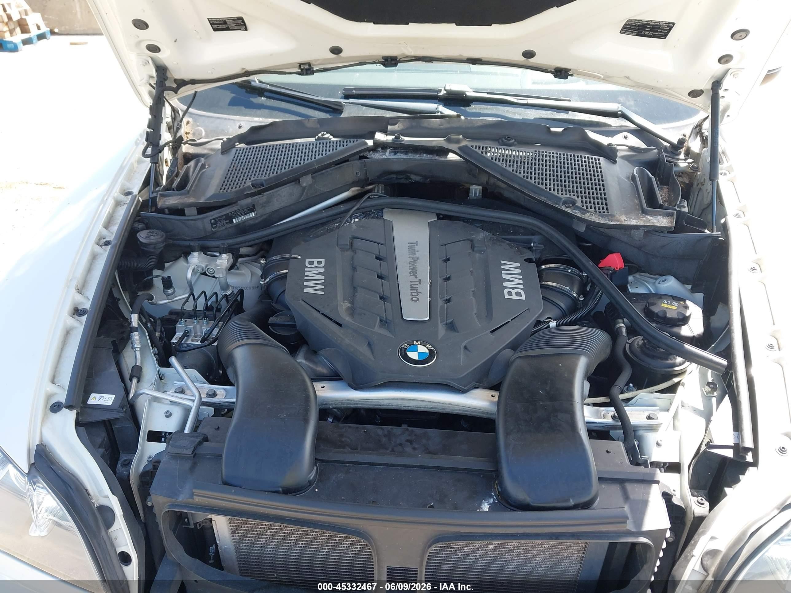 2013 Bmw X5 Xdrive50i White vin: 5UXZV8C58D0C14563