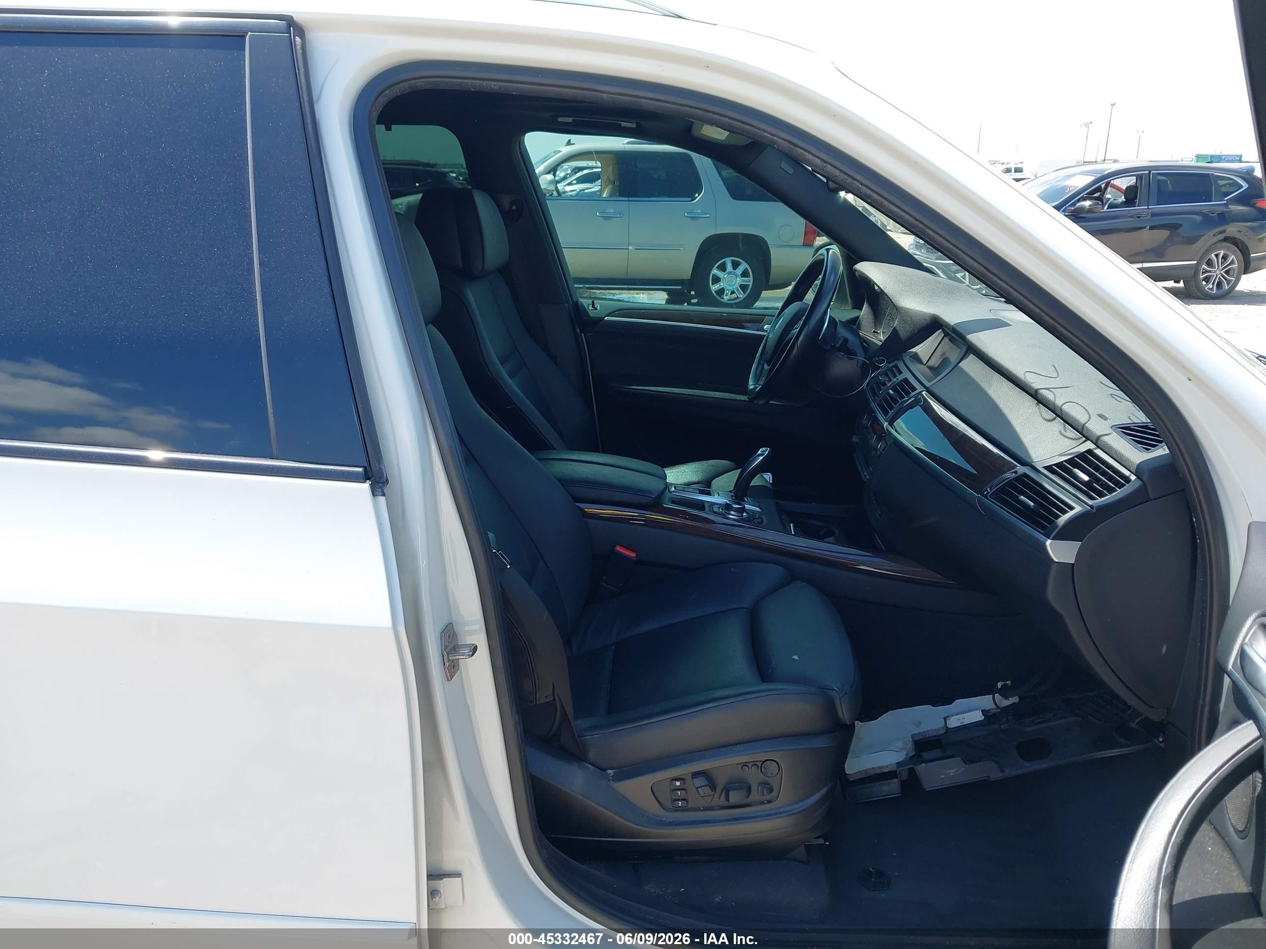 2013 Bmw X5 Xdrive50i White vin: 5UXZV8C58D0C14563