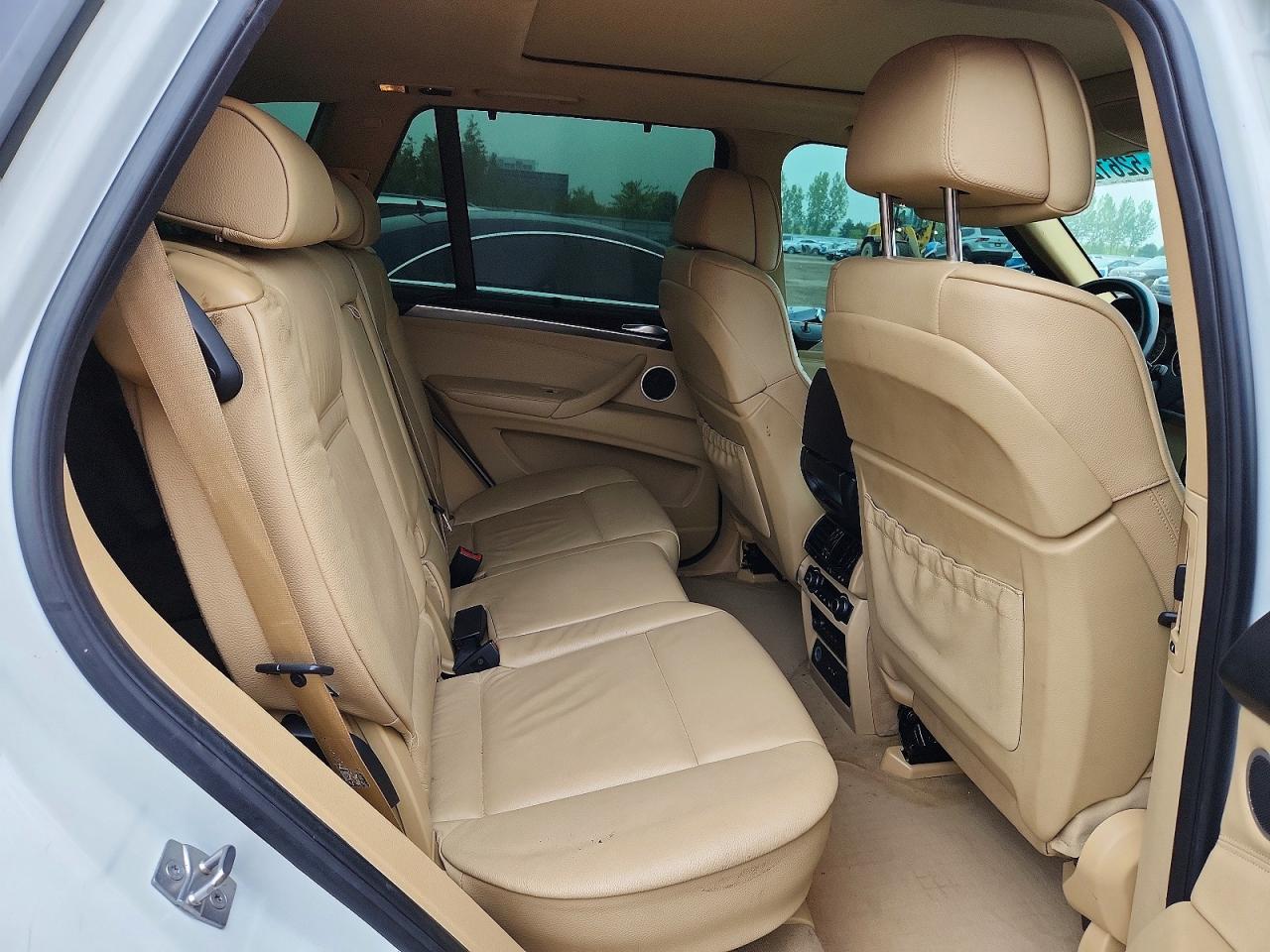 2011 Bmw X5 Xdrive50i White vin: 5UXZV8C5XBLL67809