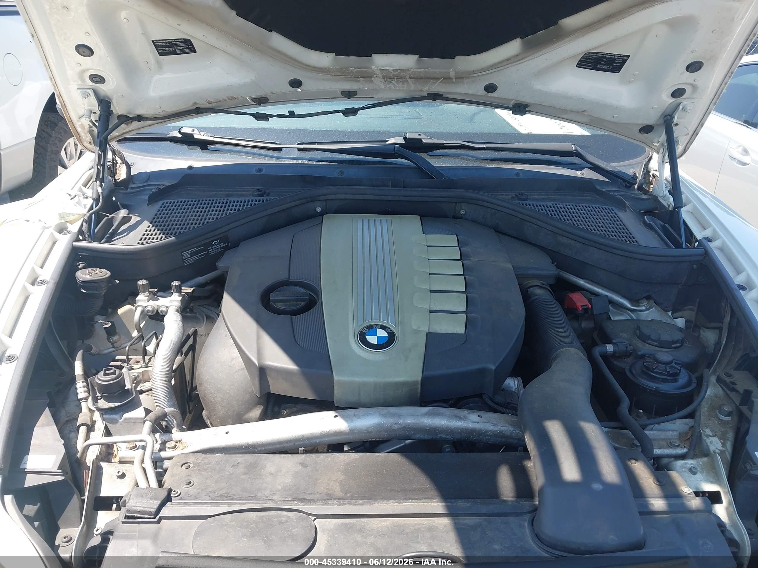 2013 Bmw X5 Xdrive35d White vin: 5UXZW0C52D0B93157