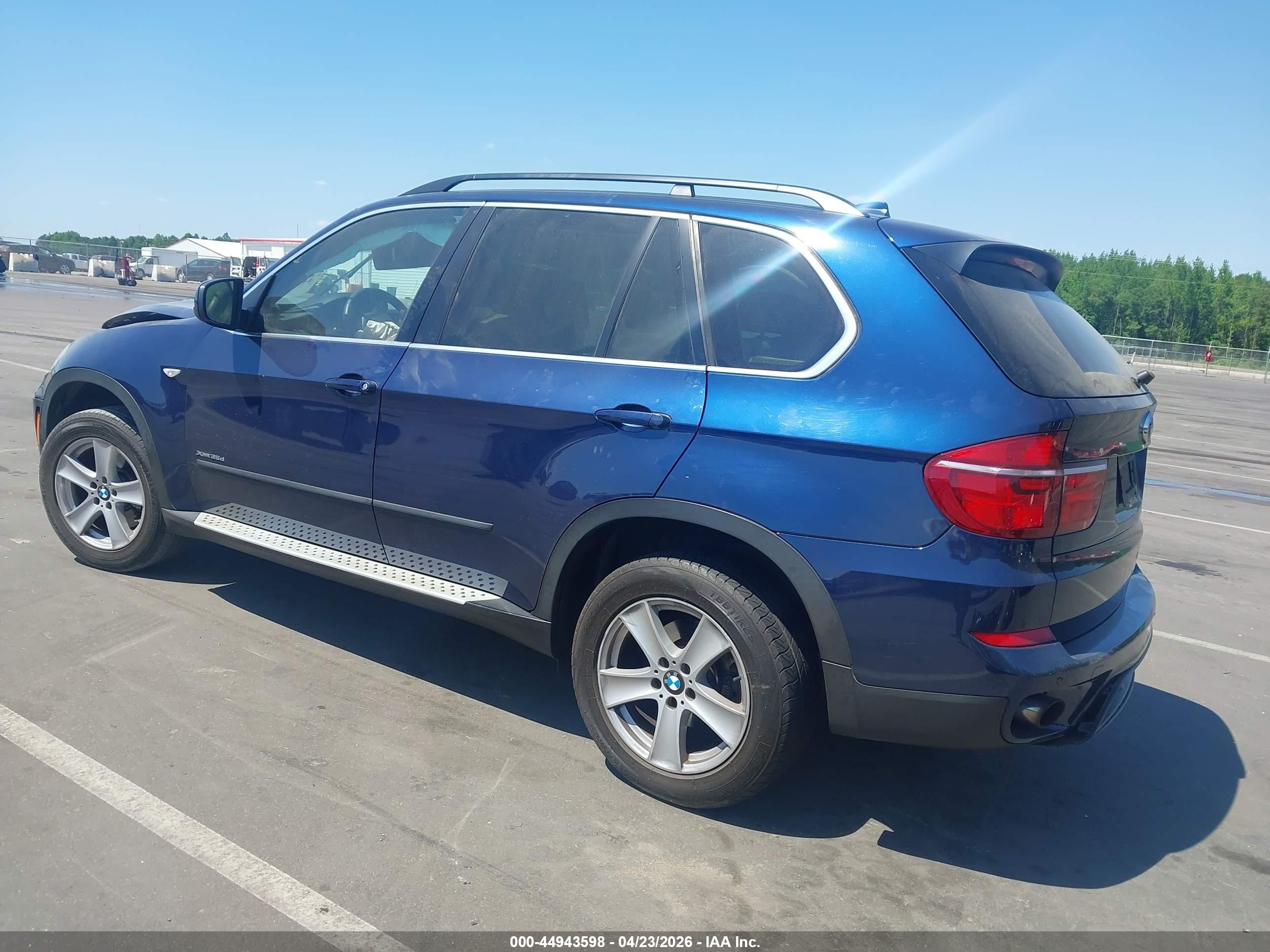 2013 Bmw X5 Xdrive35d Blue vin: 5UXZW0C53D0B92261