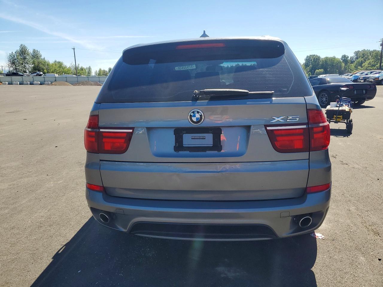 2011 Bmw X5 Gray vin: 5UXZW0C55BL368543