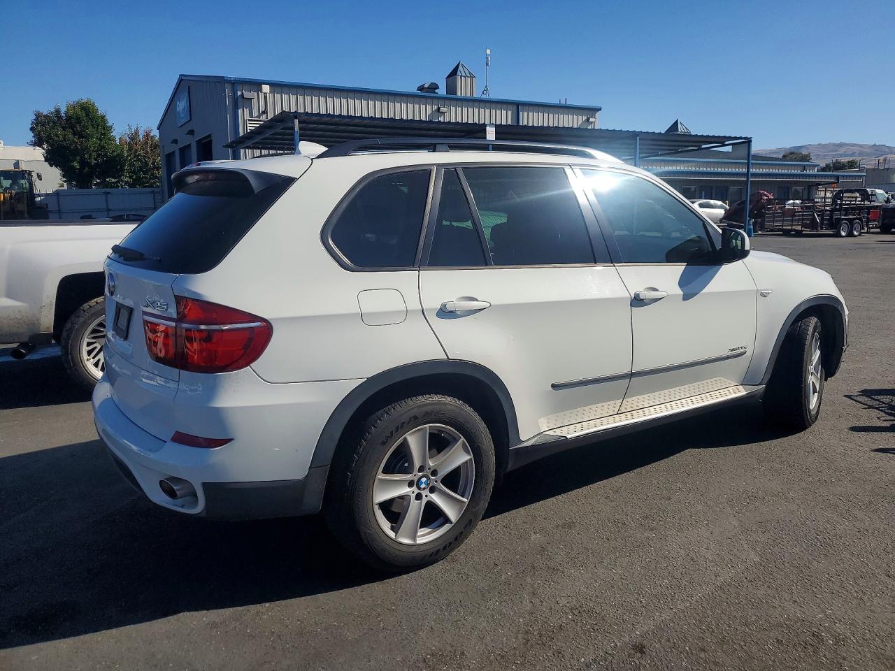 2011 Bmw X5 Xdrive35d White vin: 5UXZW0C56BL372102