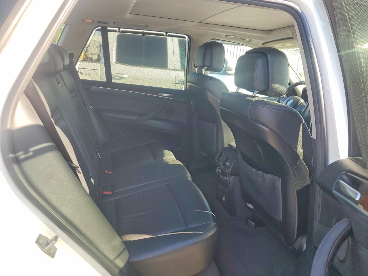 2011 Bmw X5 Xdrive35d White vin: 5UXZW0C56BL372102