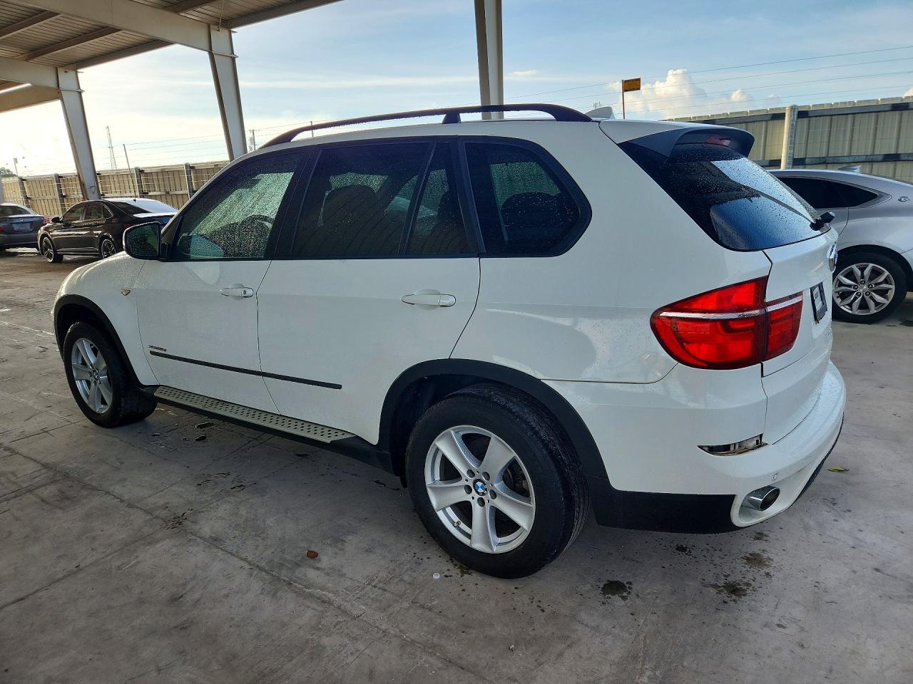 2011 Bmw X5 Xdrive35d White vin: 5UXZW0C57BL662249