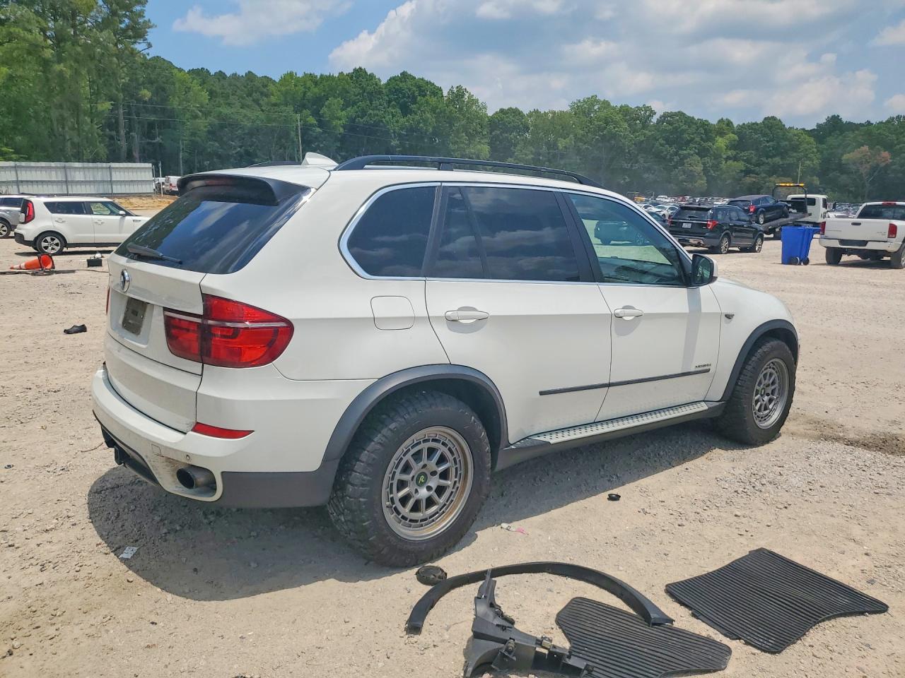 2013 Bmw X5 Xdrive35d White vin: 5UXZW0C5XD0B90295
