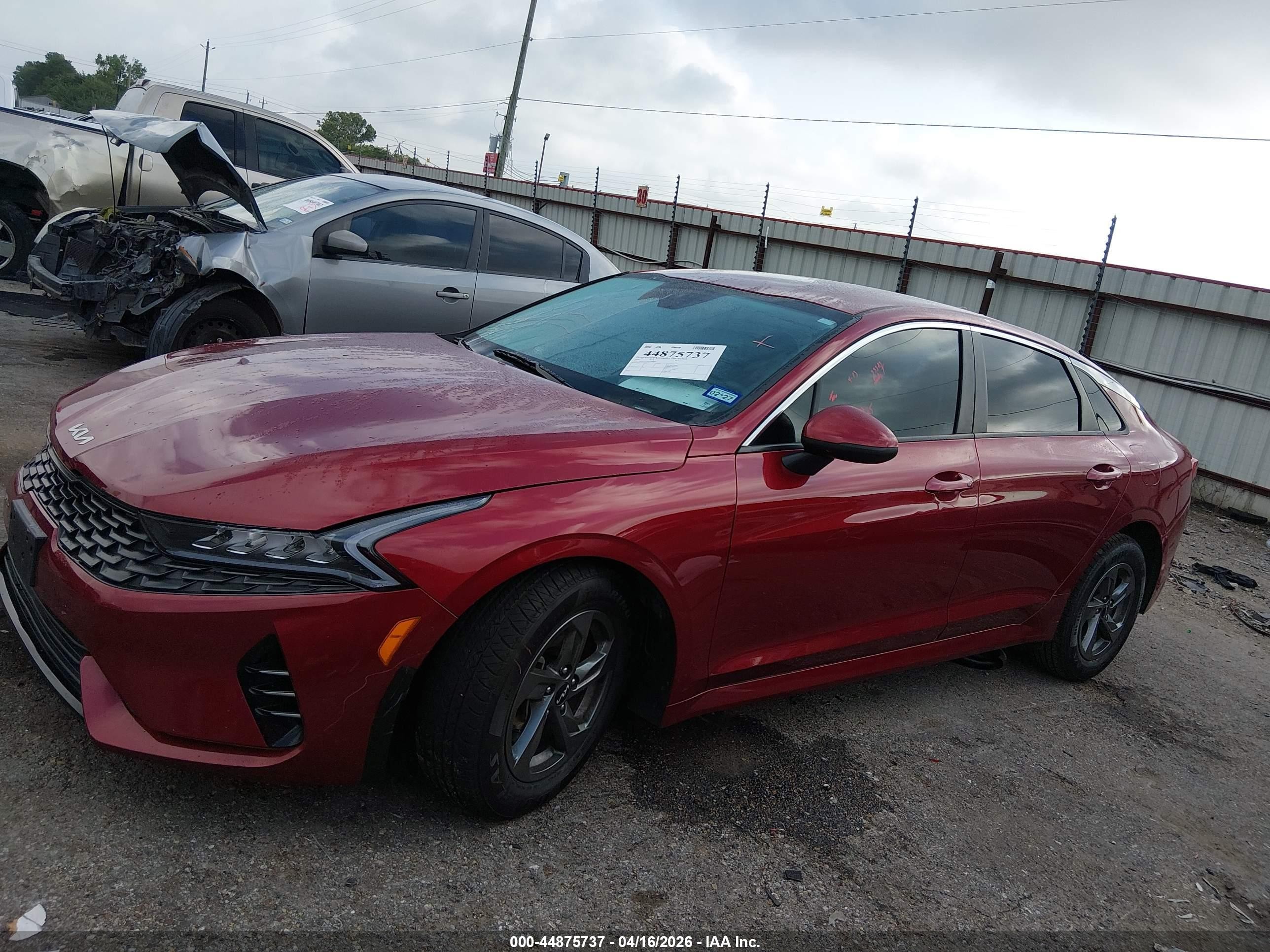 2022 Kia K5 Lxs Red vin: 5XXG14J2XNG095000