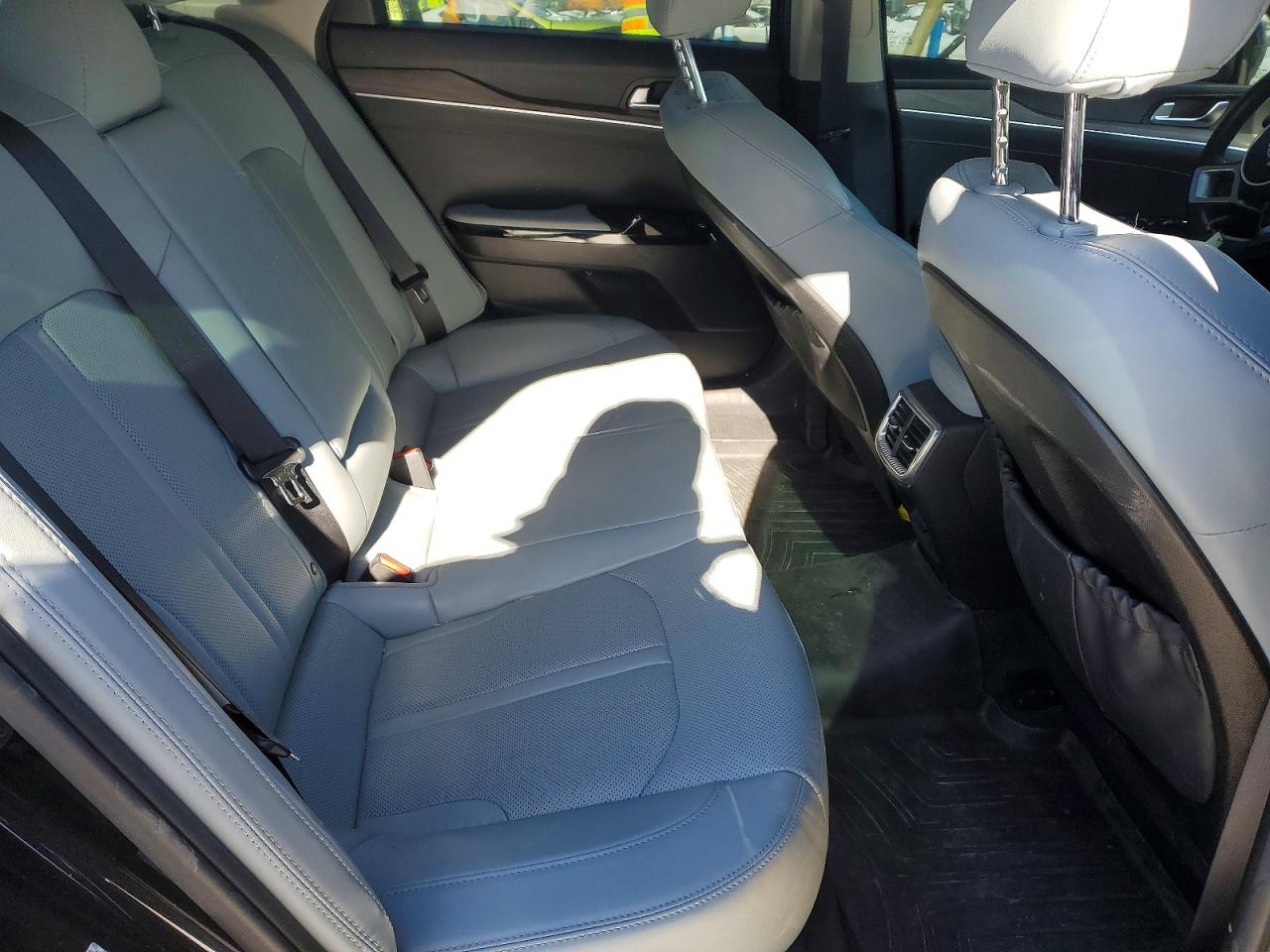 2022 Kia K5 Ex Black vin: 5XXG34J27NG095725