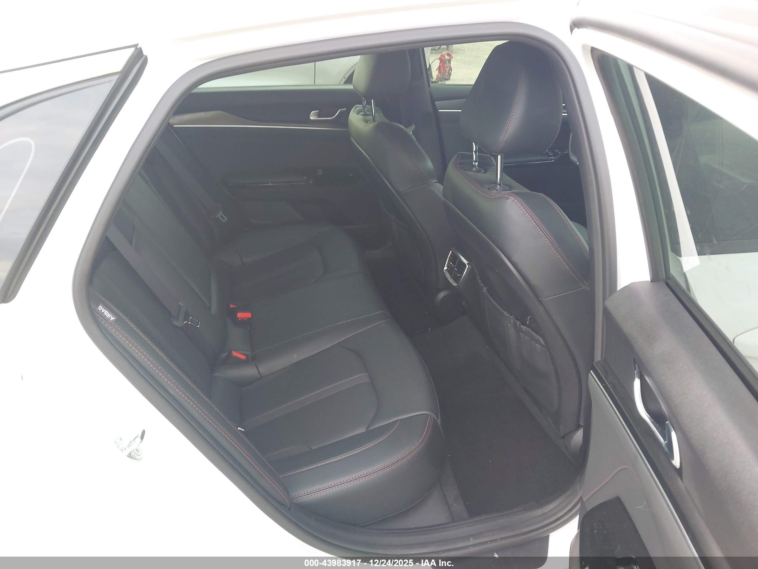 2024 Kia K5 Gt White vin: 5XXG44J89RG259080