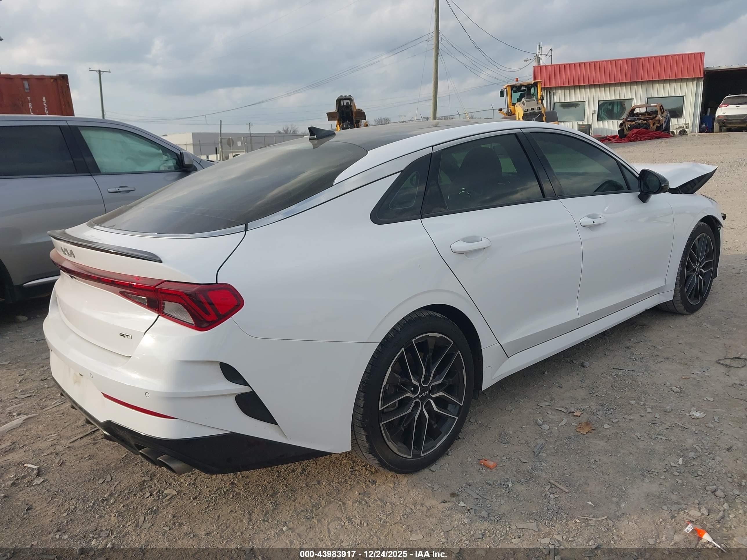 2024 Kia K5 Gt White vin: 5XXG44J89RG259080