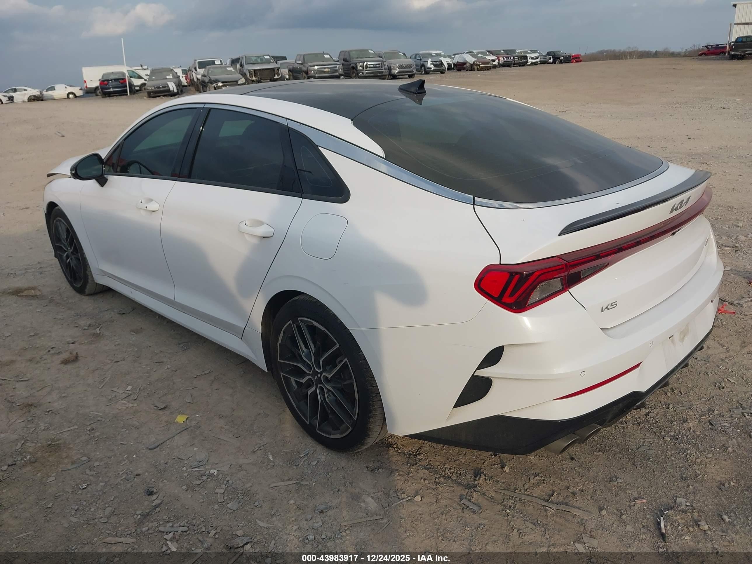 2024 Kia K5 Gt White vin: 5XXG44J89RG259080