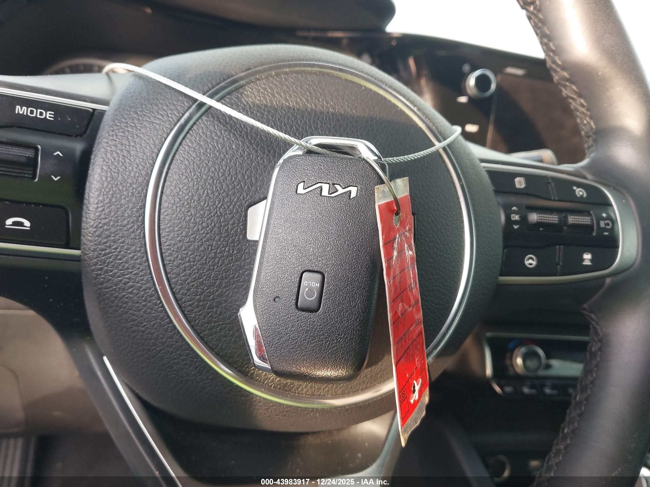 2024 Kia K5 Gt White vin: 5XXG44J89RG259080