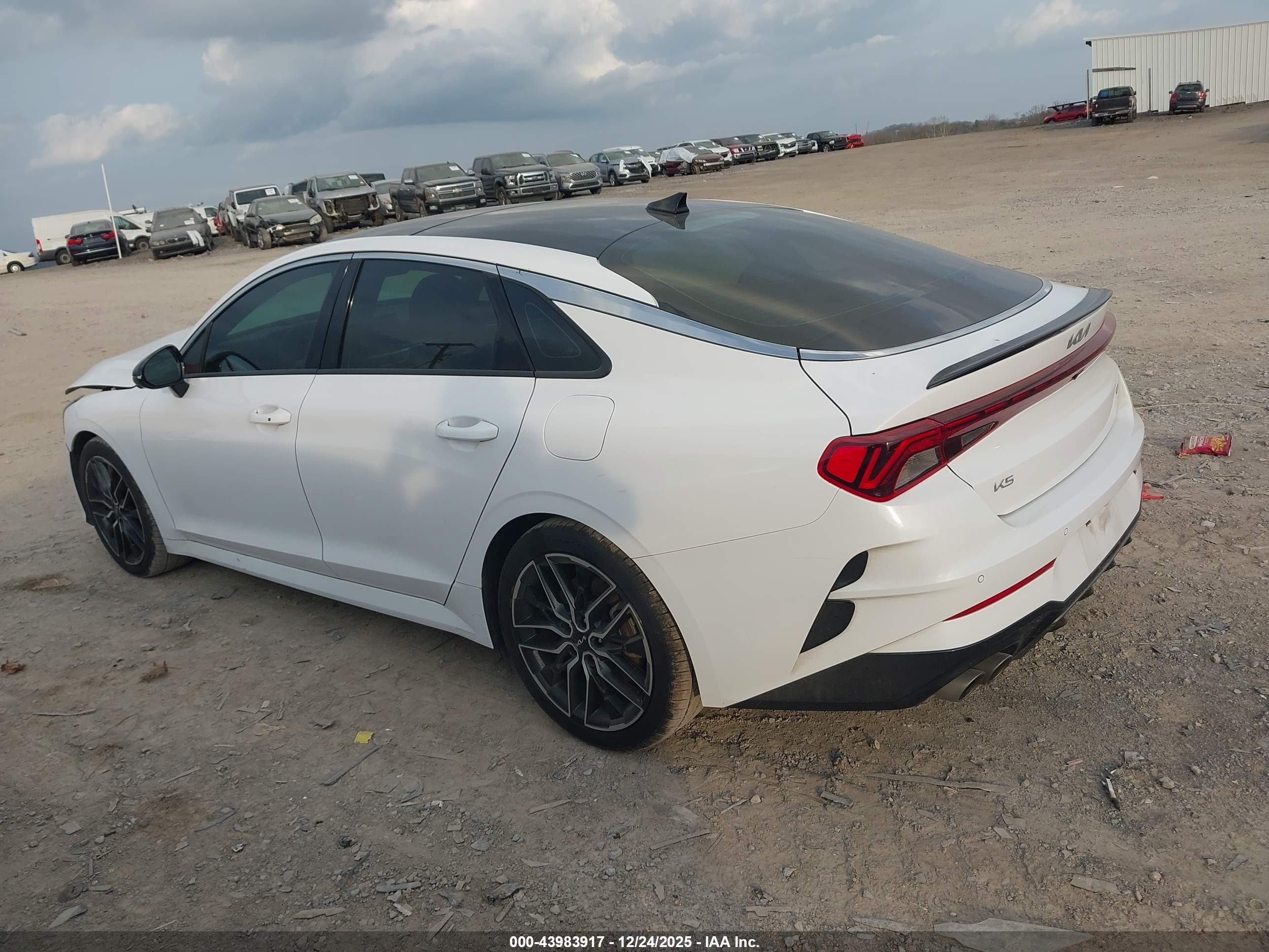2024 Kia K5 Gt White vin: 5XXG44J89RG259080