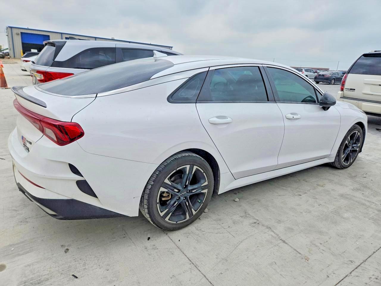 2022 Kia K5 Gt Line White vin: 5XXG64J27NG129119