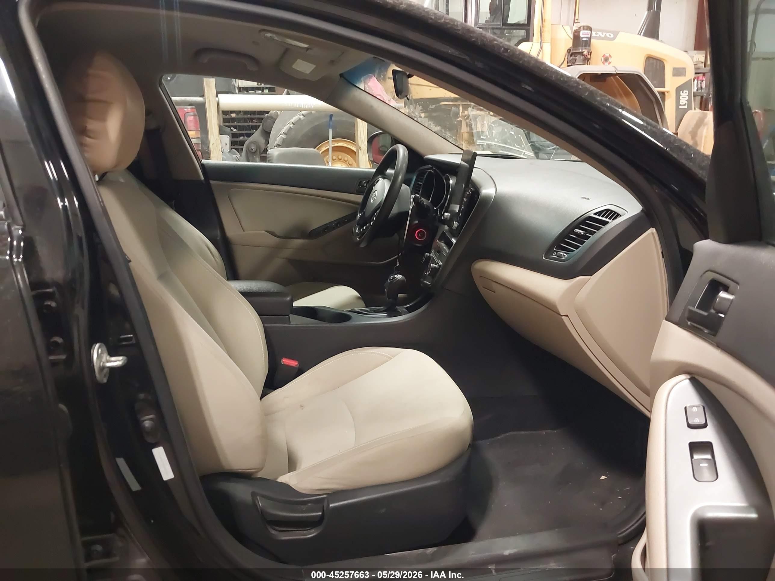 2012 Kia Optima Lx Черный vin: 5XXGM4A70CG052804