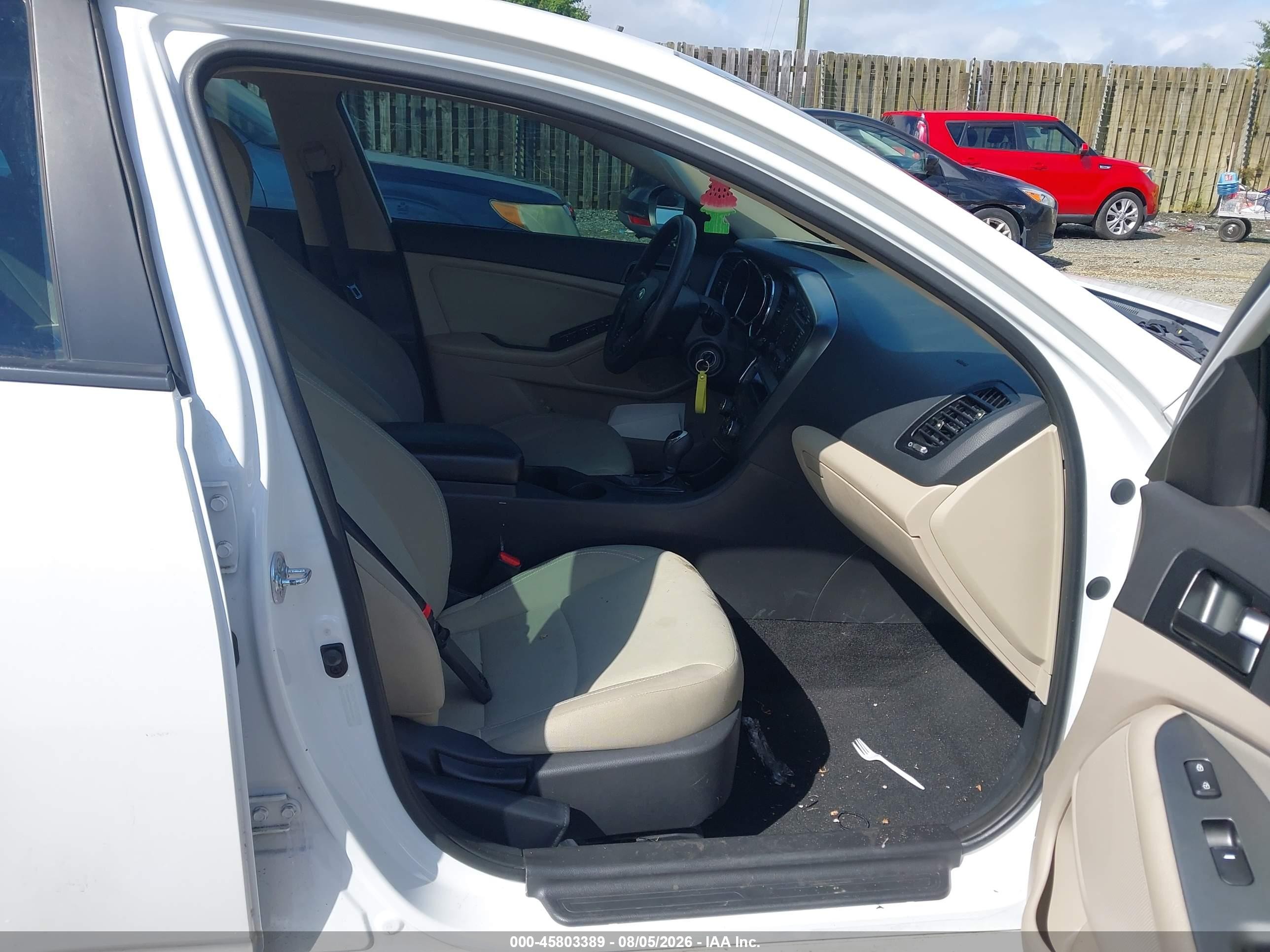 2013 Kia Optima Lx White vin: 5XXGM4A70DG253443