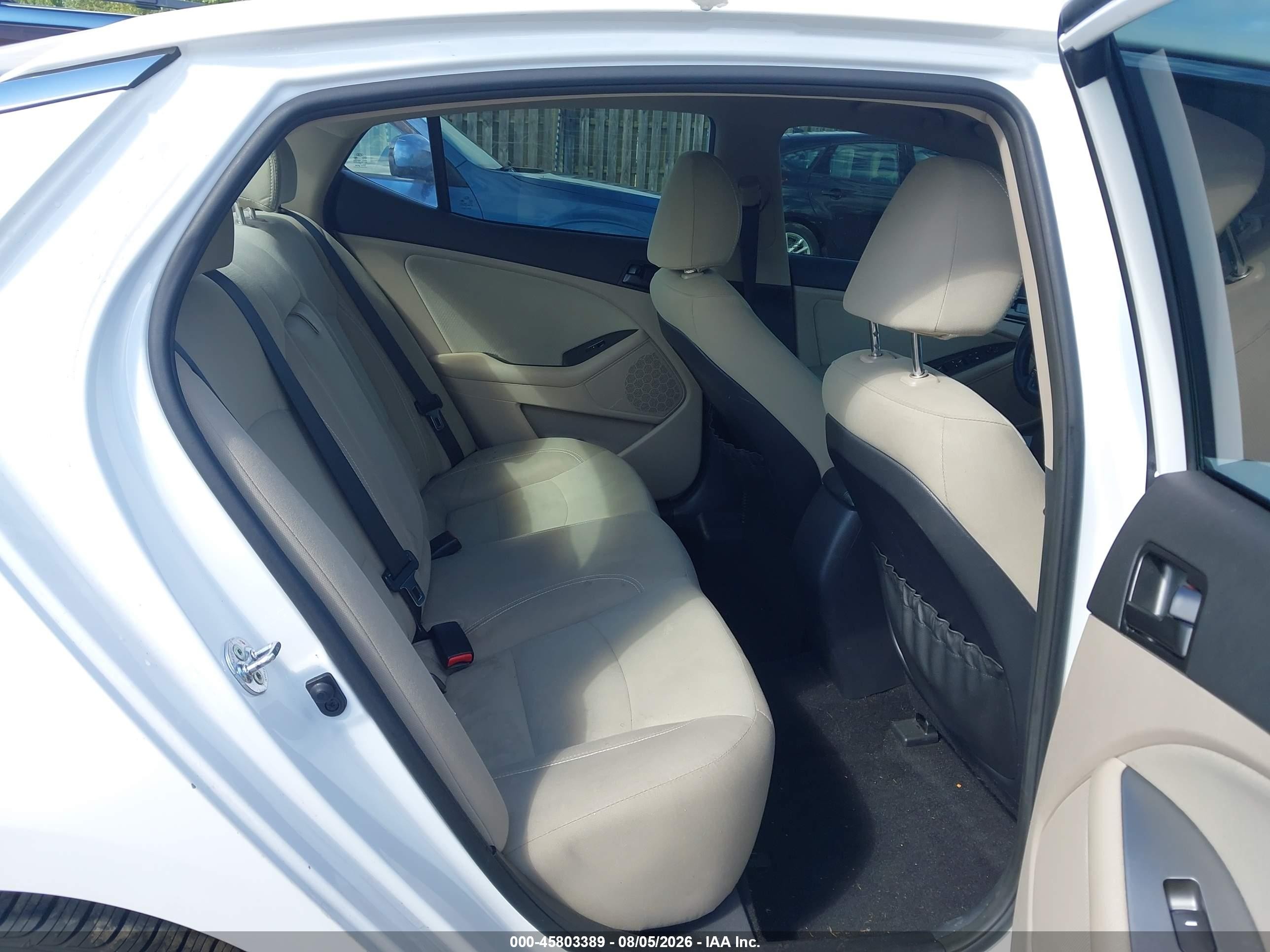 2013 Kia Optima Lx White vin: 5XXGM4A70DG253443