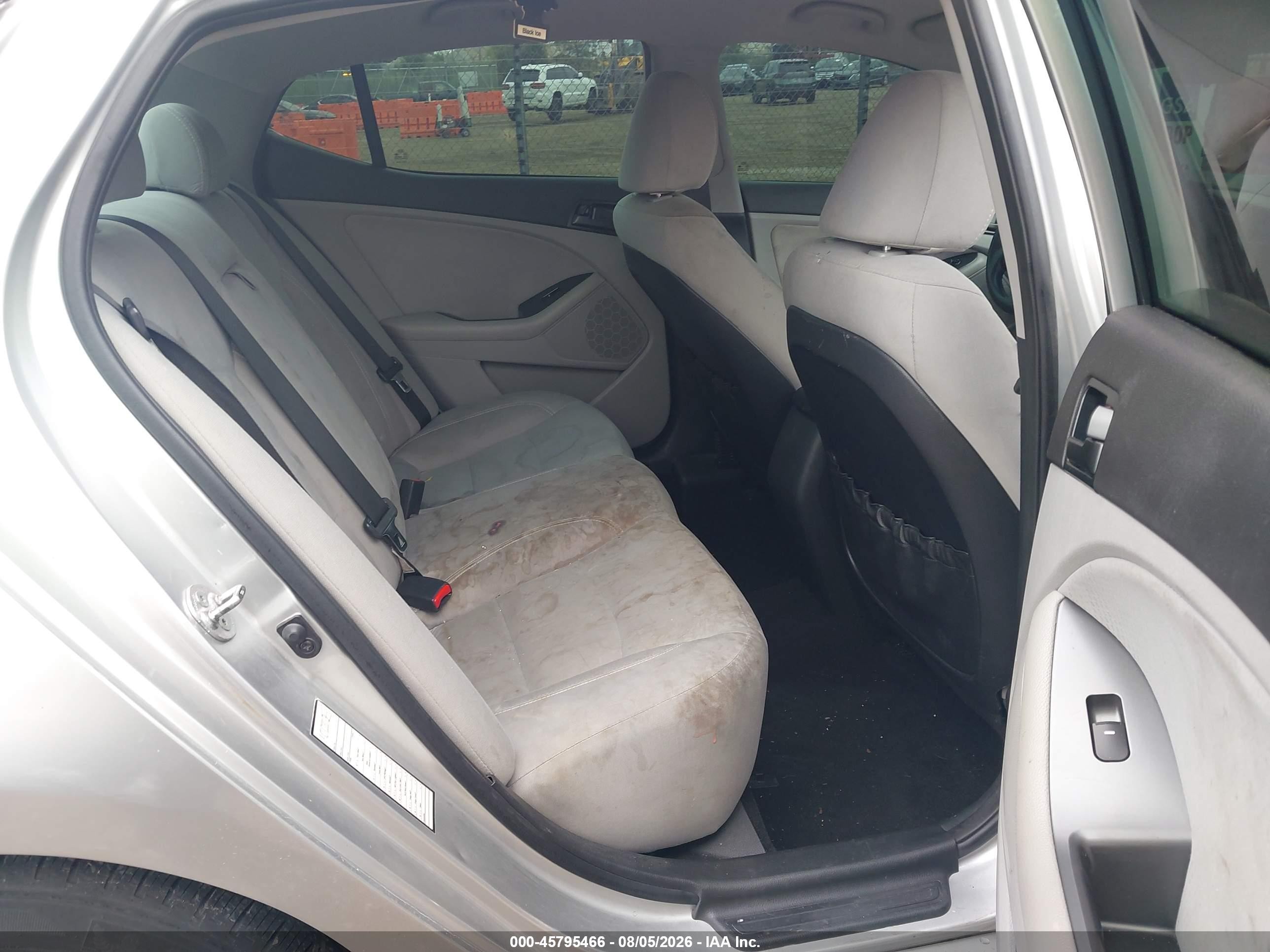 2013 Kia Optima Lx Silver vin: 5XXGM4A71DG195469