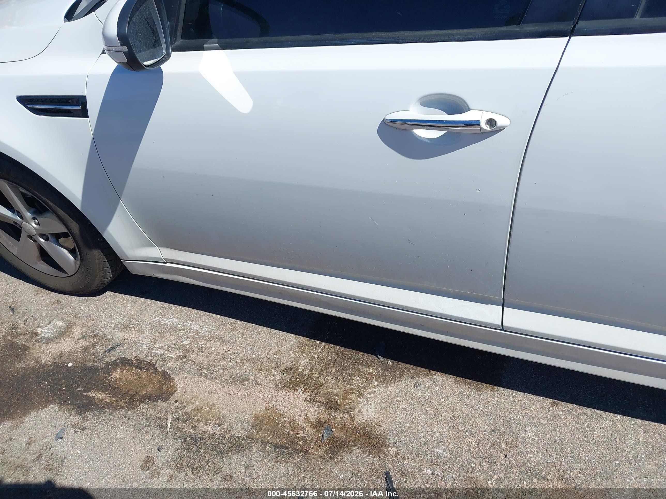2015 Kia Optima Lx White vin: 5XXGM4A71FG366580