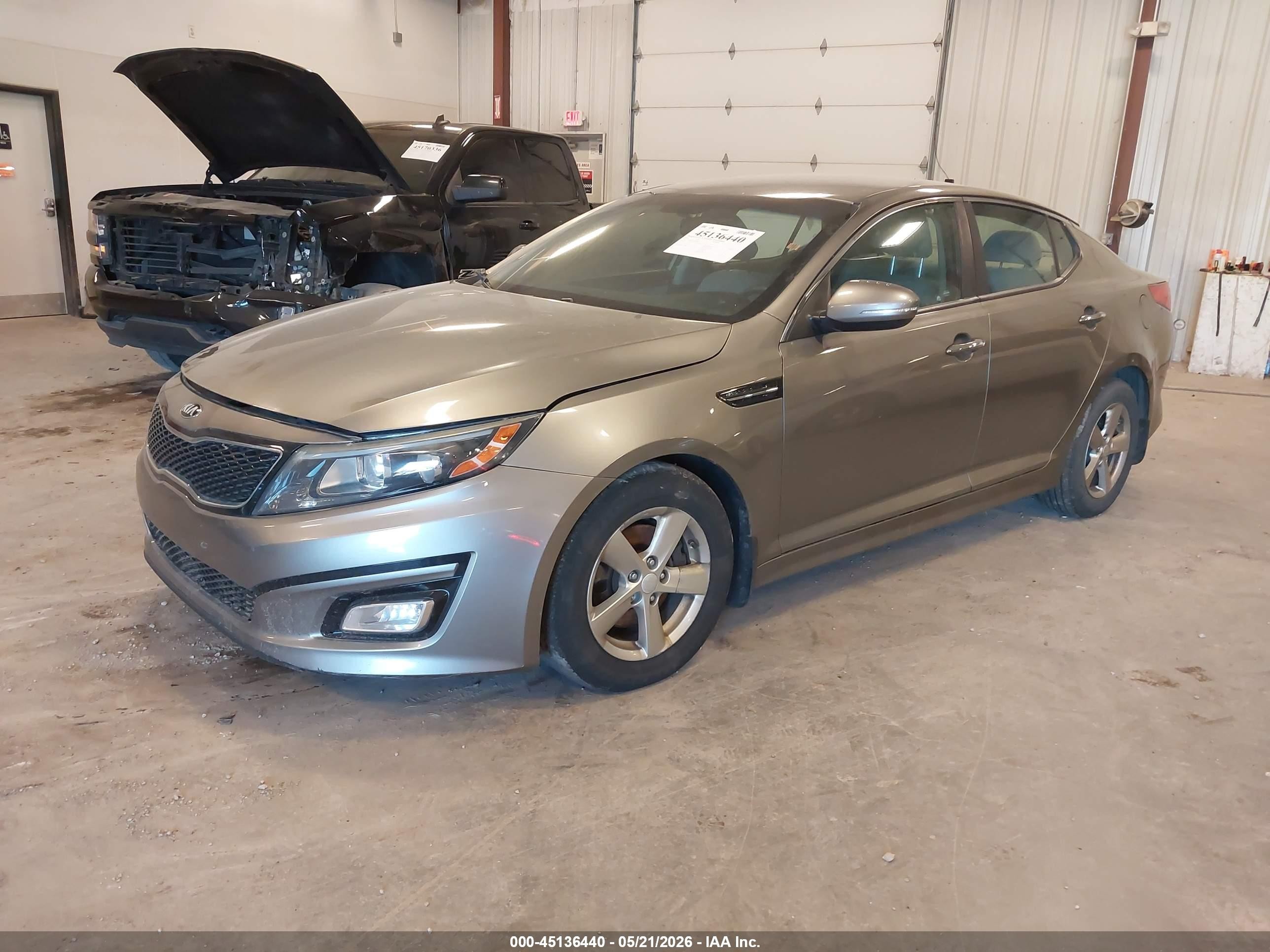 2015 Kia Optima Lx Серый vin: 5XXGM4A71FG489232