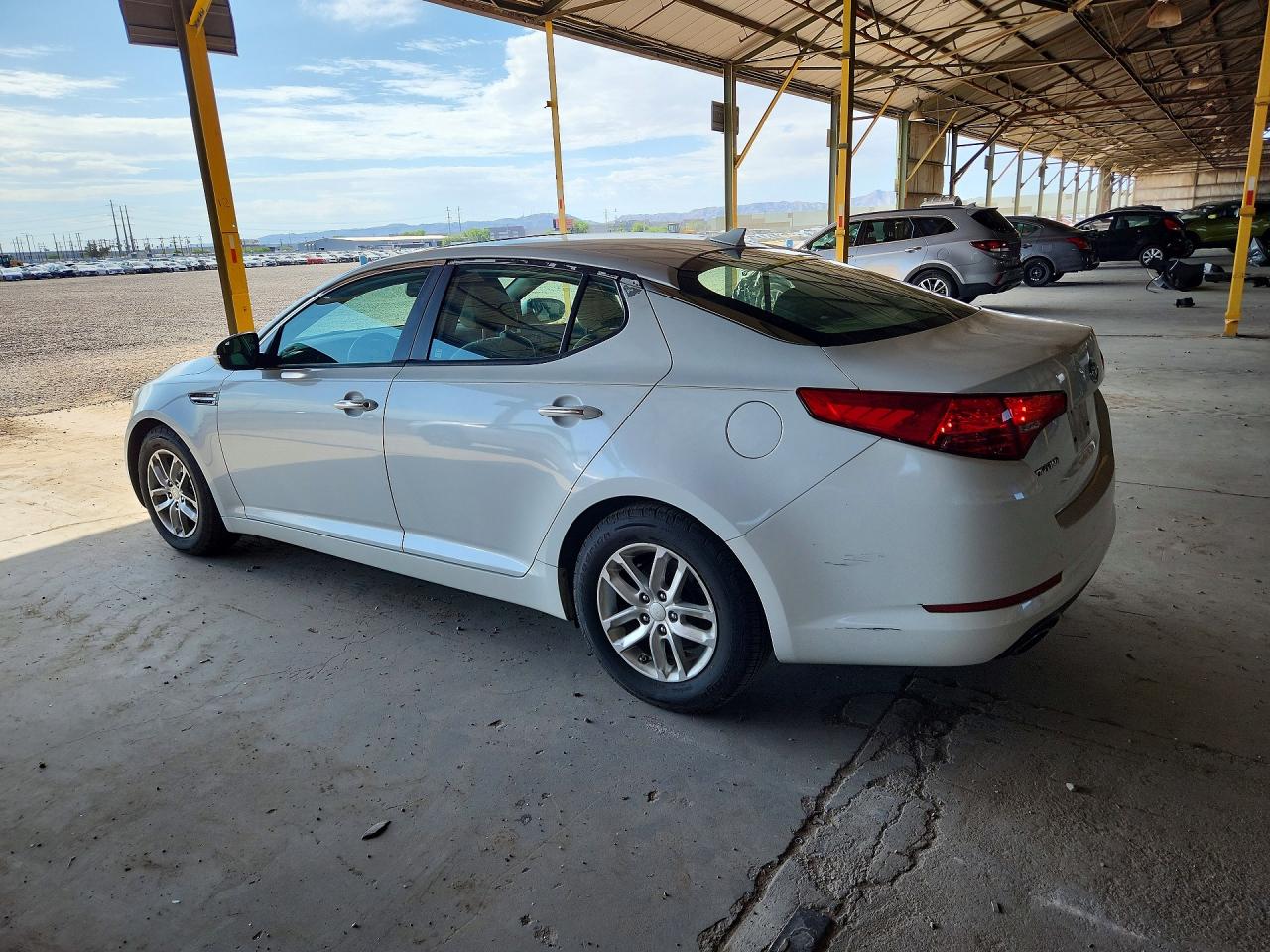 2012 Kia Optima Lx White vin: 5XXGM4A72CG059446