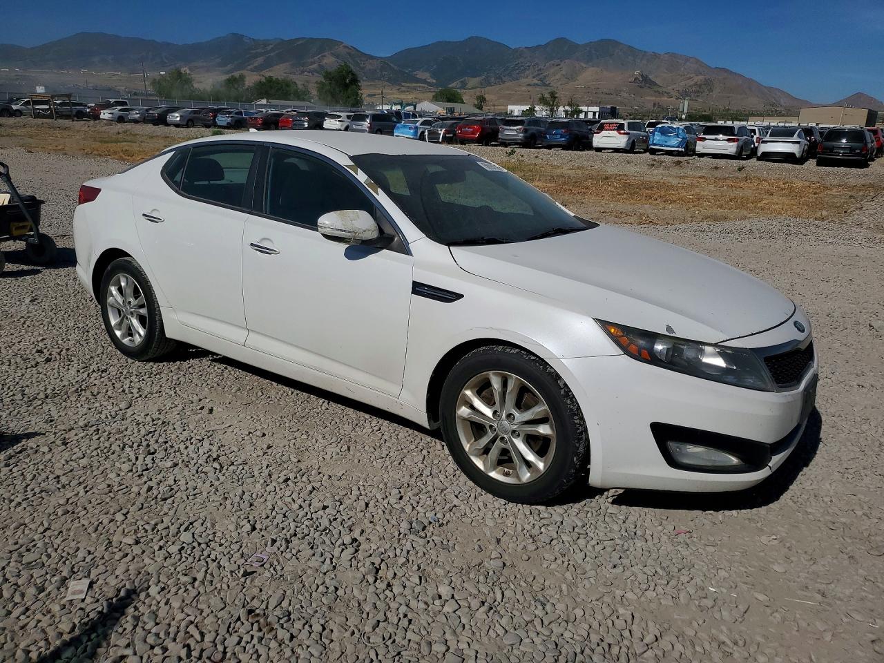 2013 Kia Optima Lx White vin: 5XXGM4A72DG222985