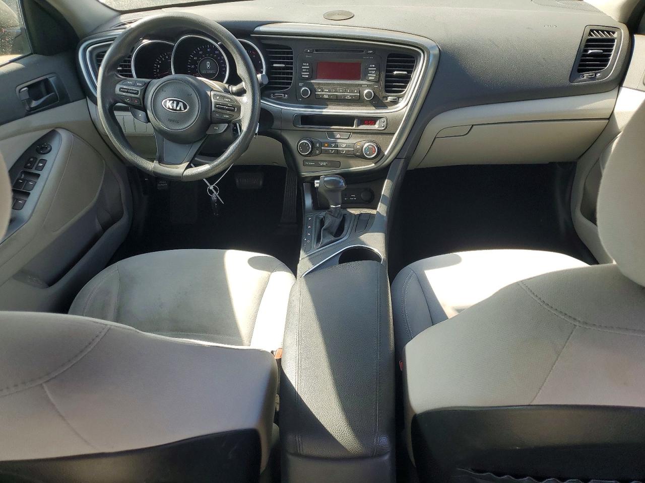 2015 Kia Optima Lx Серебряный vin: 5XXGM4A72FG451640