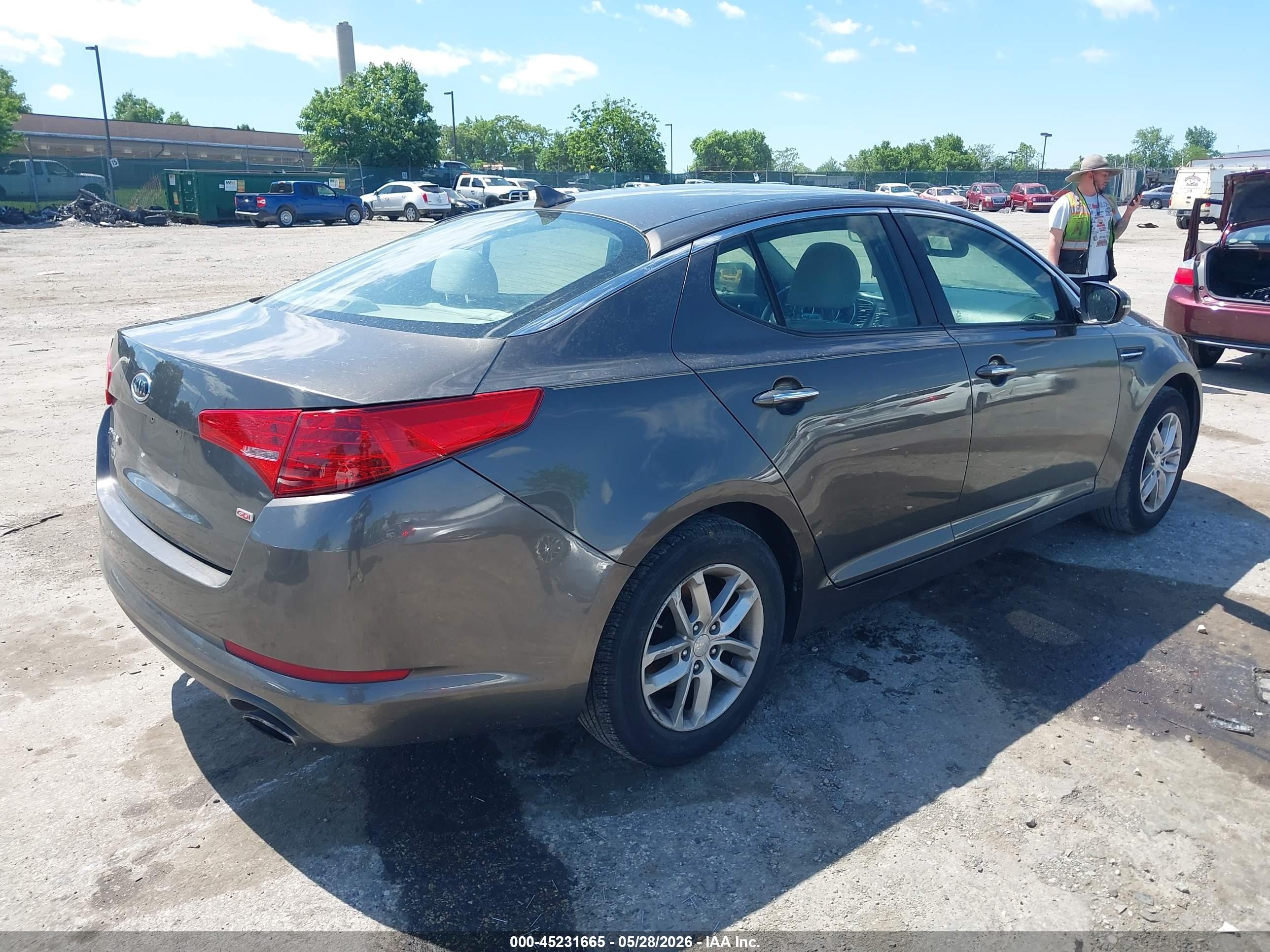 2012 Kia Optima Lx Серый vin: 5XXGM4A73CG075316