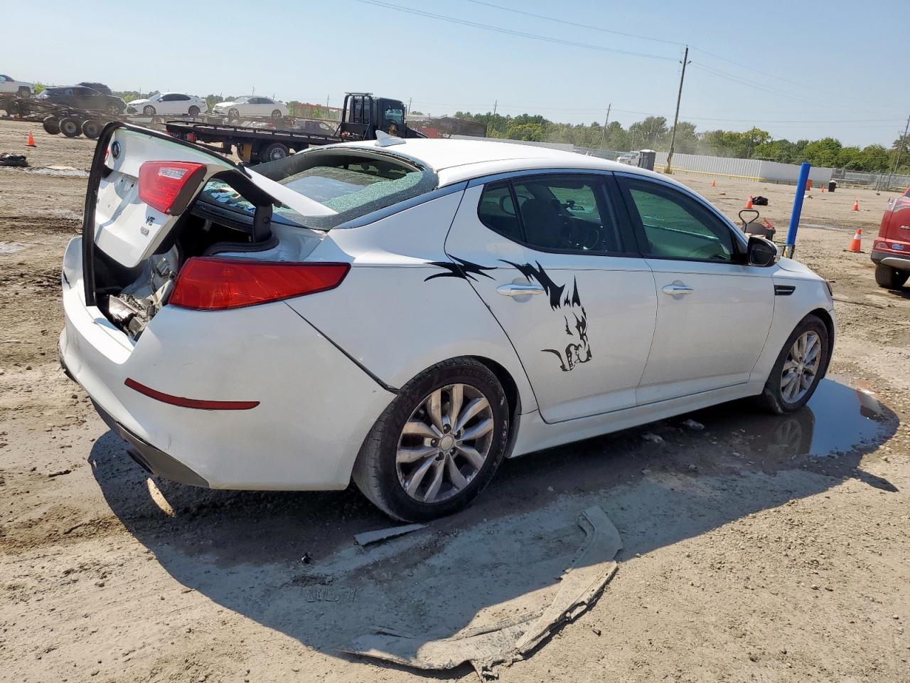 2015 Kia Optima Lx Белый vin: 5XXGM4A73FG348680