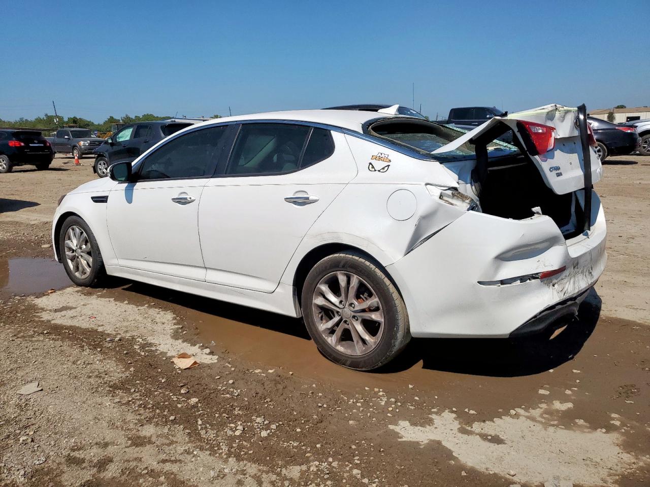 2015 Kia Optima Lx Белый vin: 5XXGM4A73FG348680