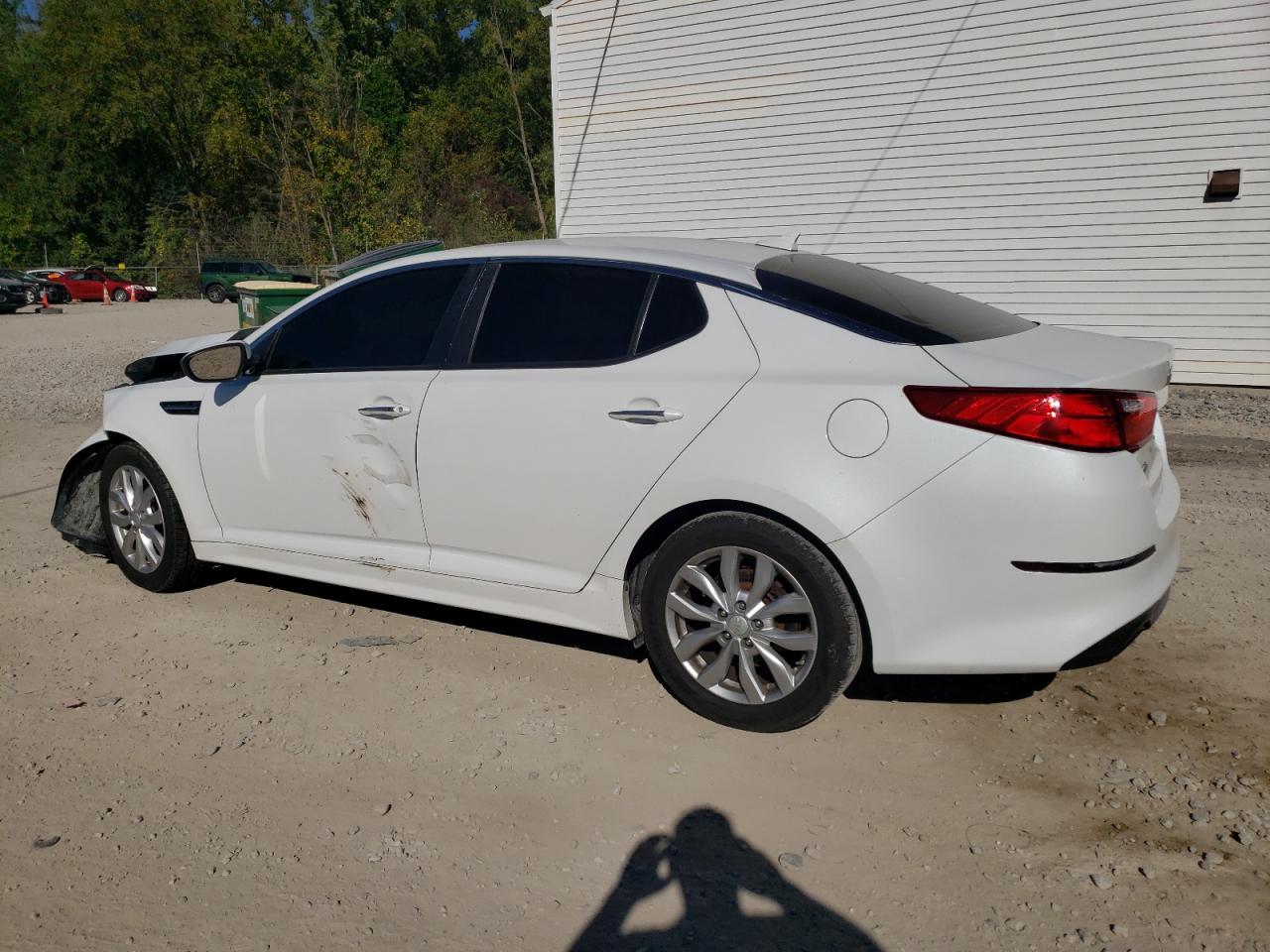 2015 Kia Optima Lx Белый vin: 5XXGM4A73FG506550