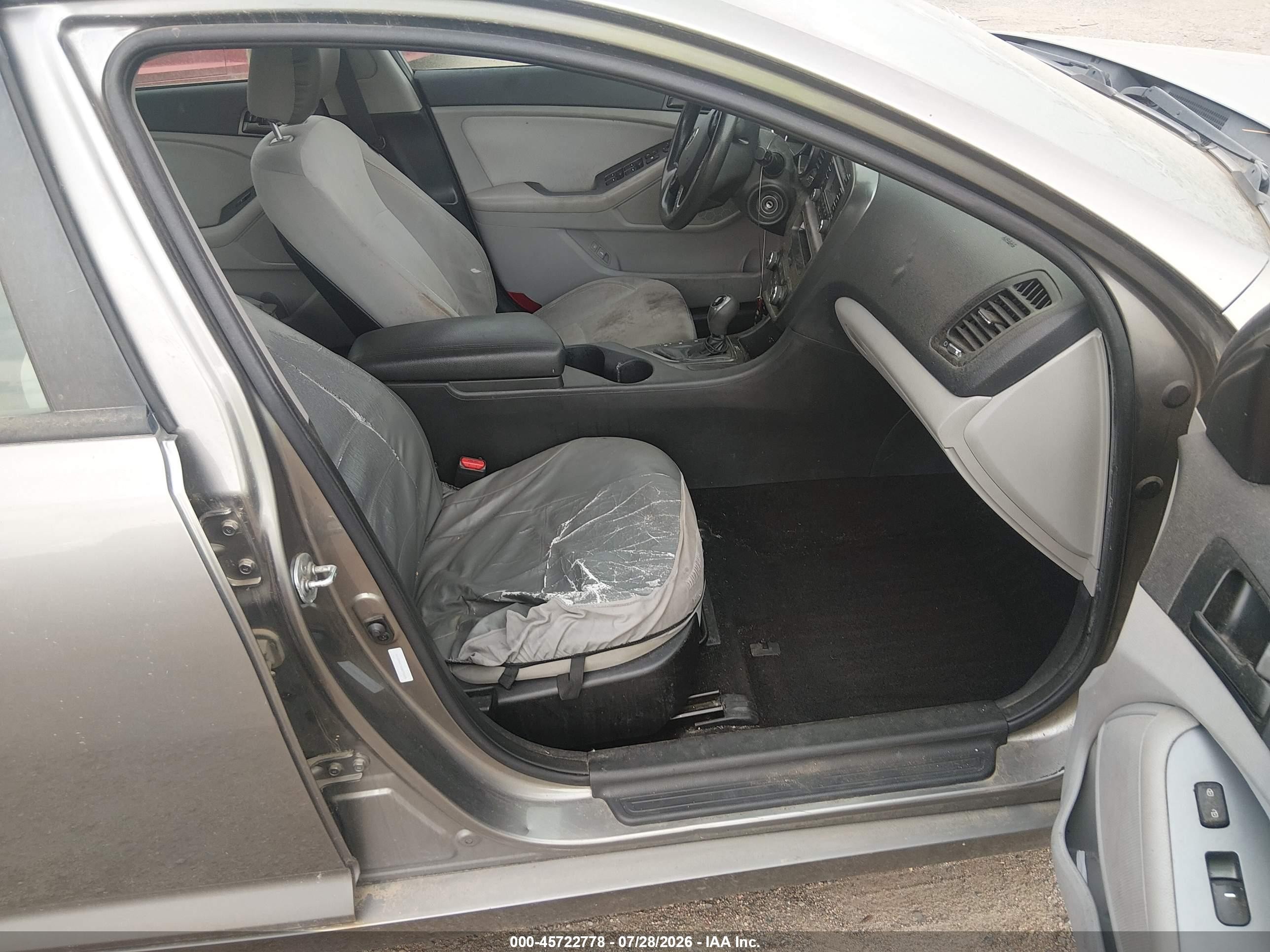 2013 Kia Optima Lx Серебряный vin: 5XXGM4A74DG090604