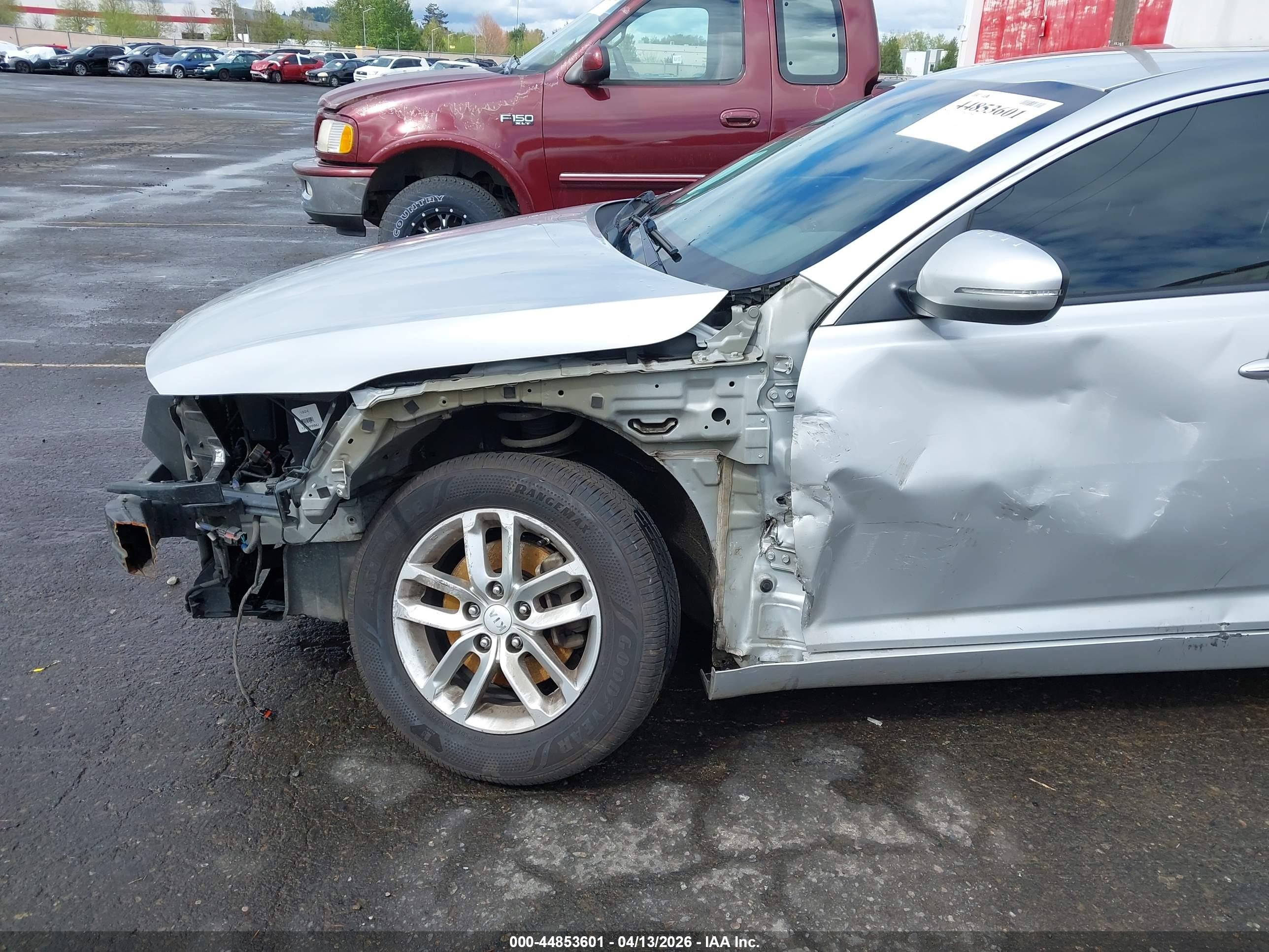 2012 Kia Optima Lx Silver vin: 5XXGM4A75CG024125