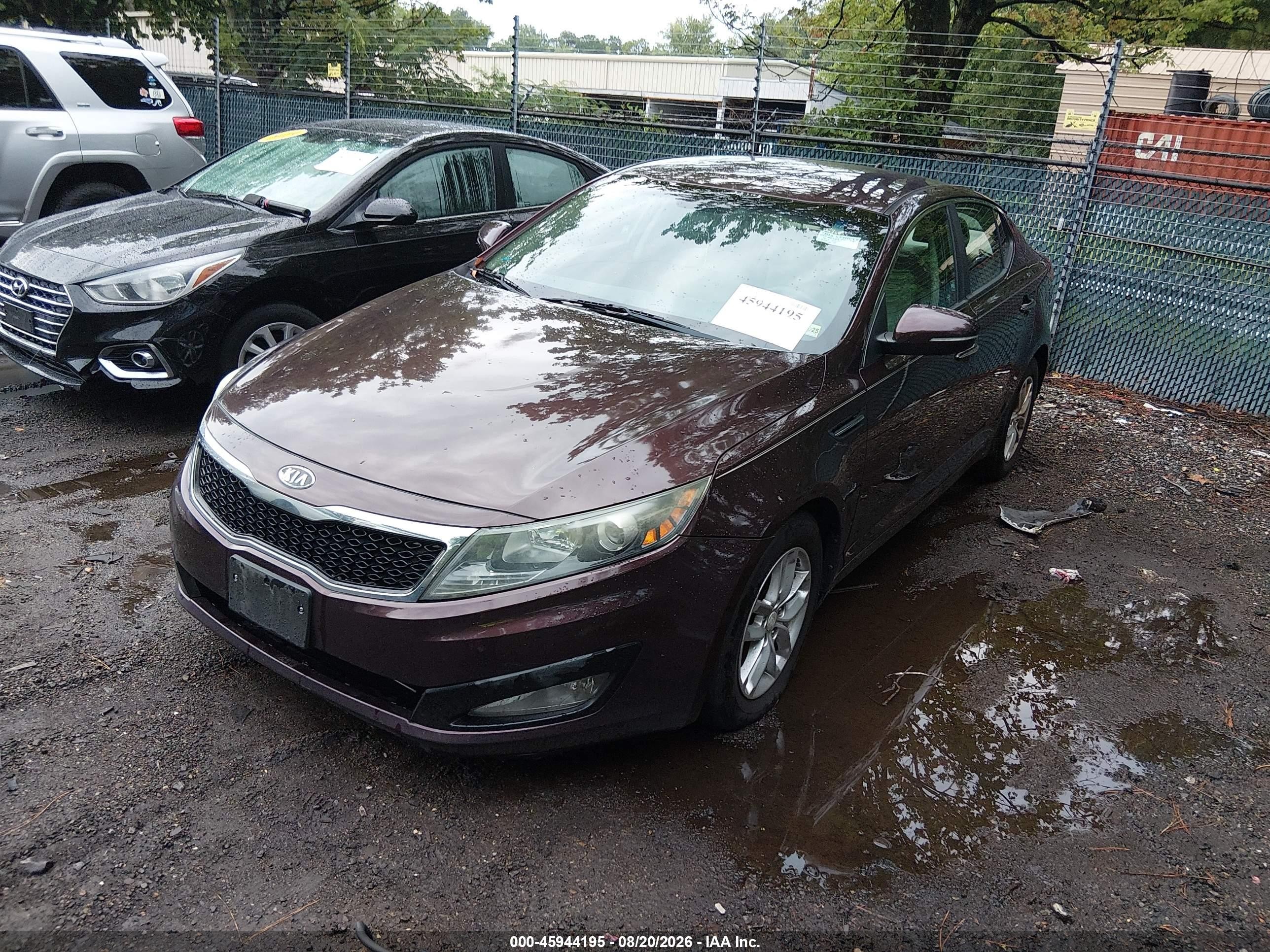 2012 Kia Optima Lx Темно-бордовый vin: 5XXGM4A75CG082297
