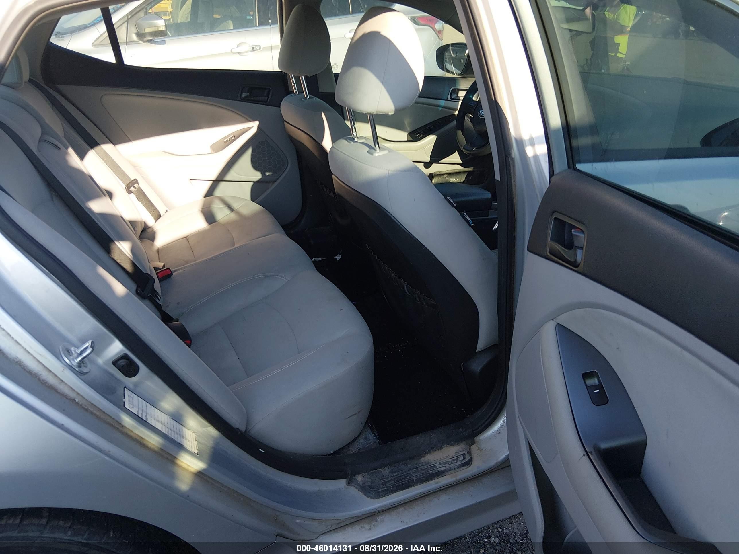 2015 Kia Optima Lx Silver vin: 5XXGM4A76FG443475