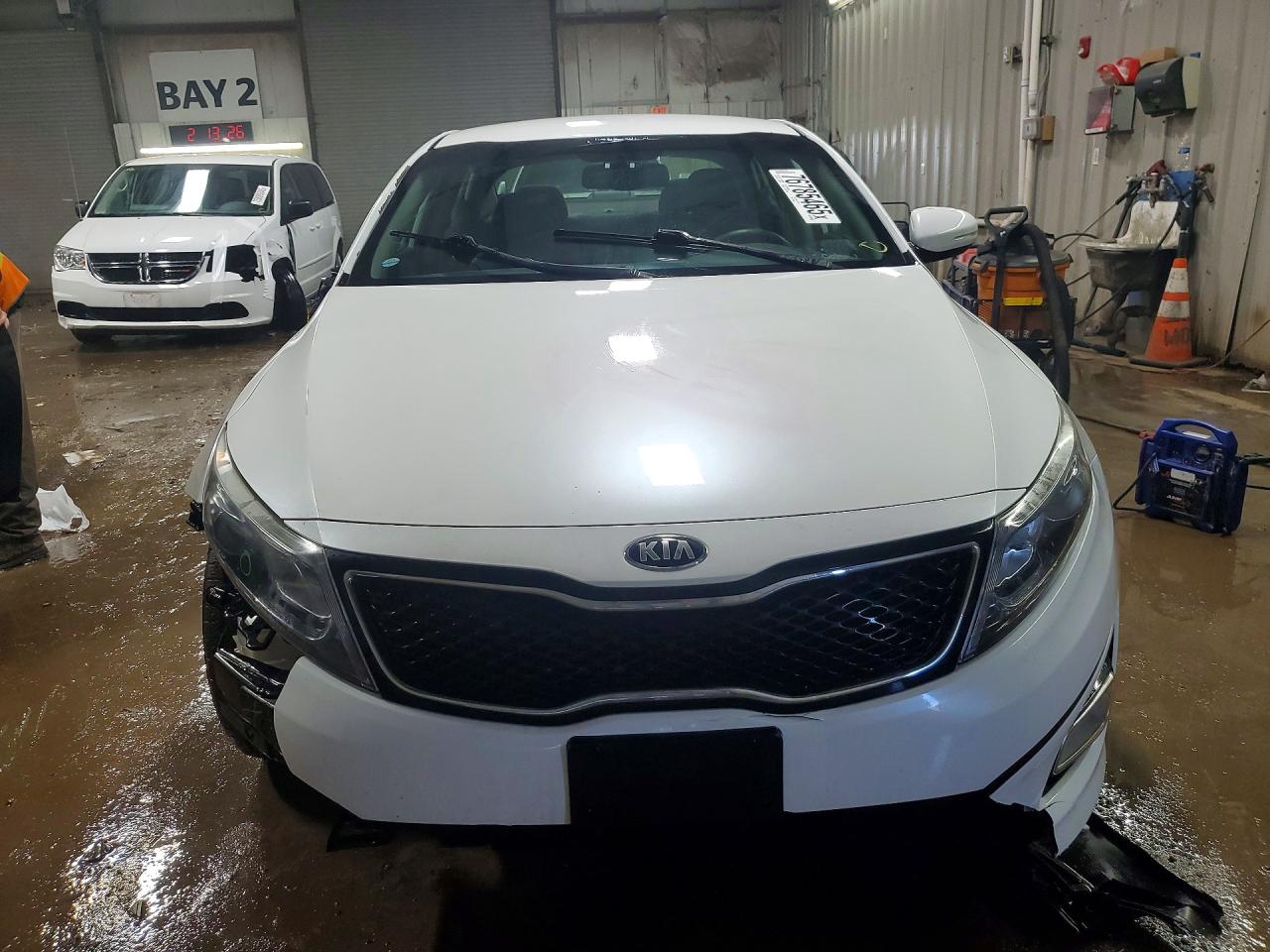 2015 Kia Optima Lx Белый vin: 5XXGM4A76FG483927