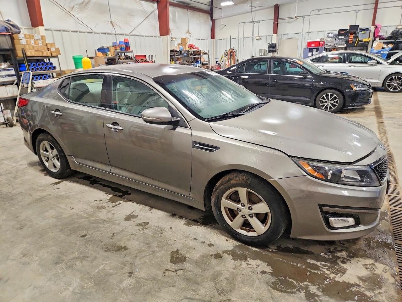 2015 Kia Optima Lx Beige vin: 5XXGM4A76FG506512