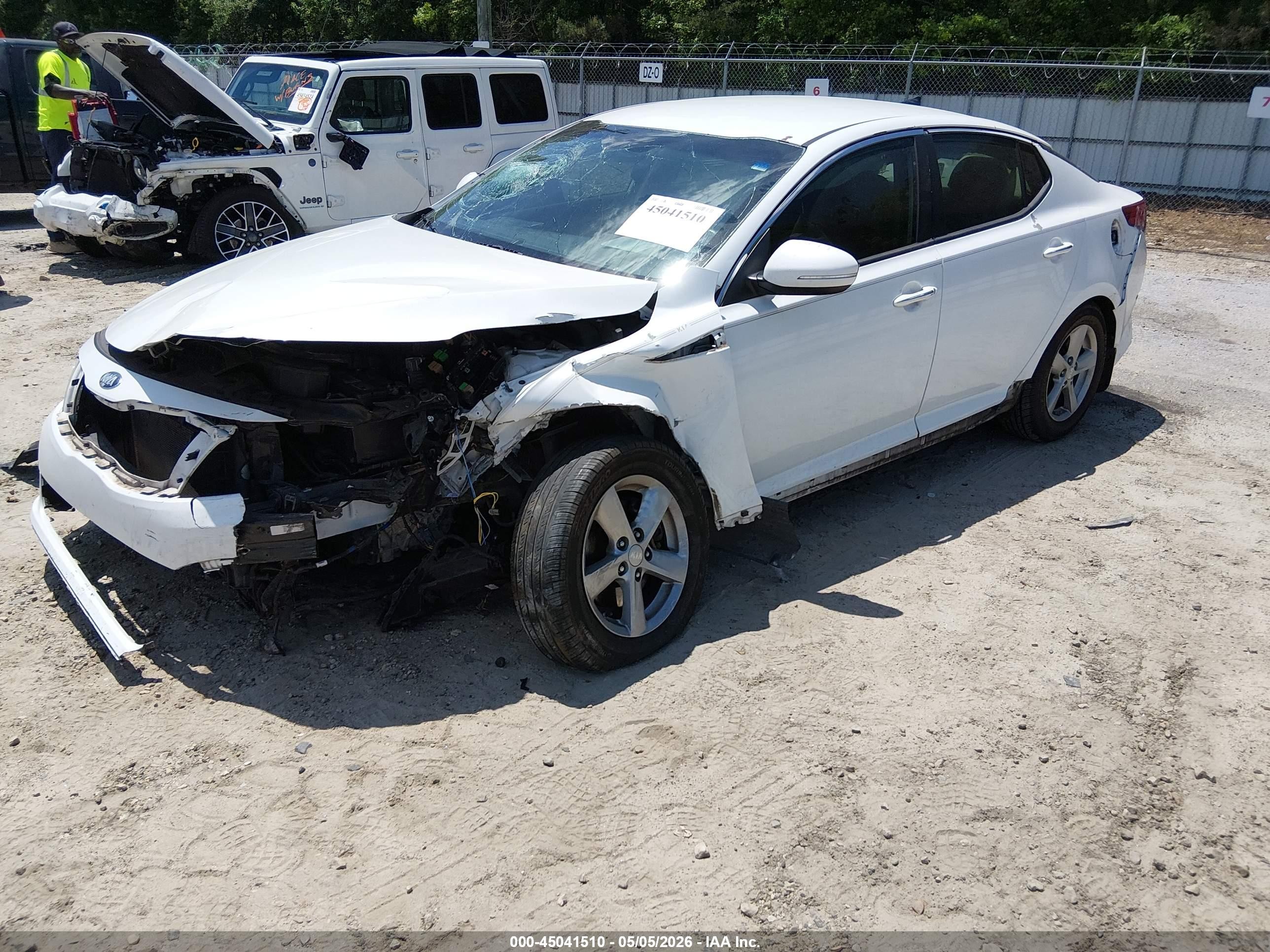 2015 Kia Optima Lx Белый vin: 5XXGM4A77FG446675