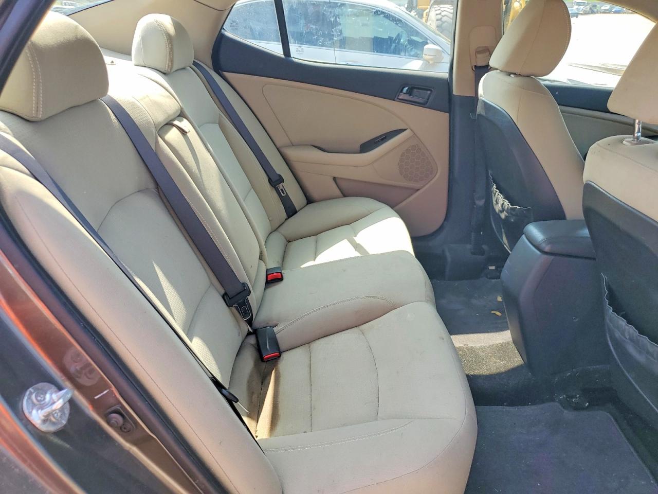 2012 Kia Optima Lx Silver vin: 5XXGM4A78CG032168