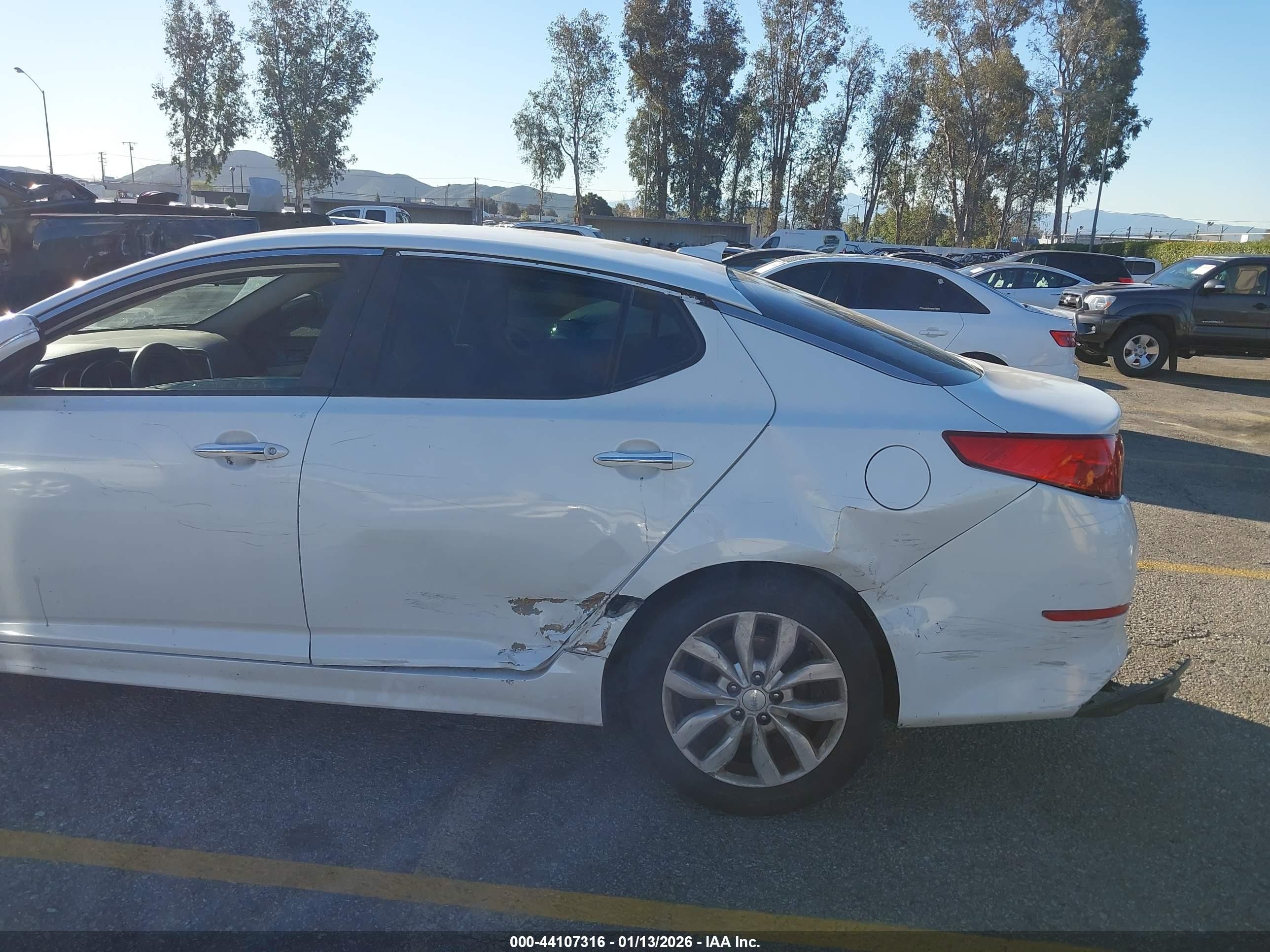 2015 Kia Optima Lx White vin: 5XXGM4A79FG416237