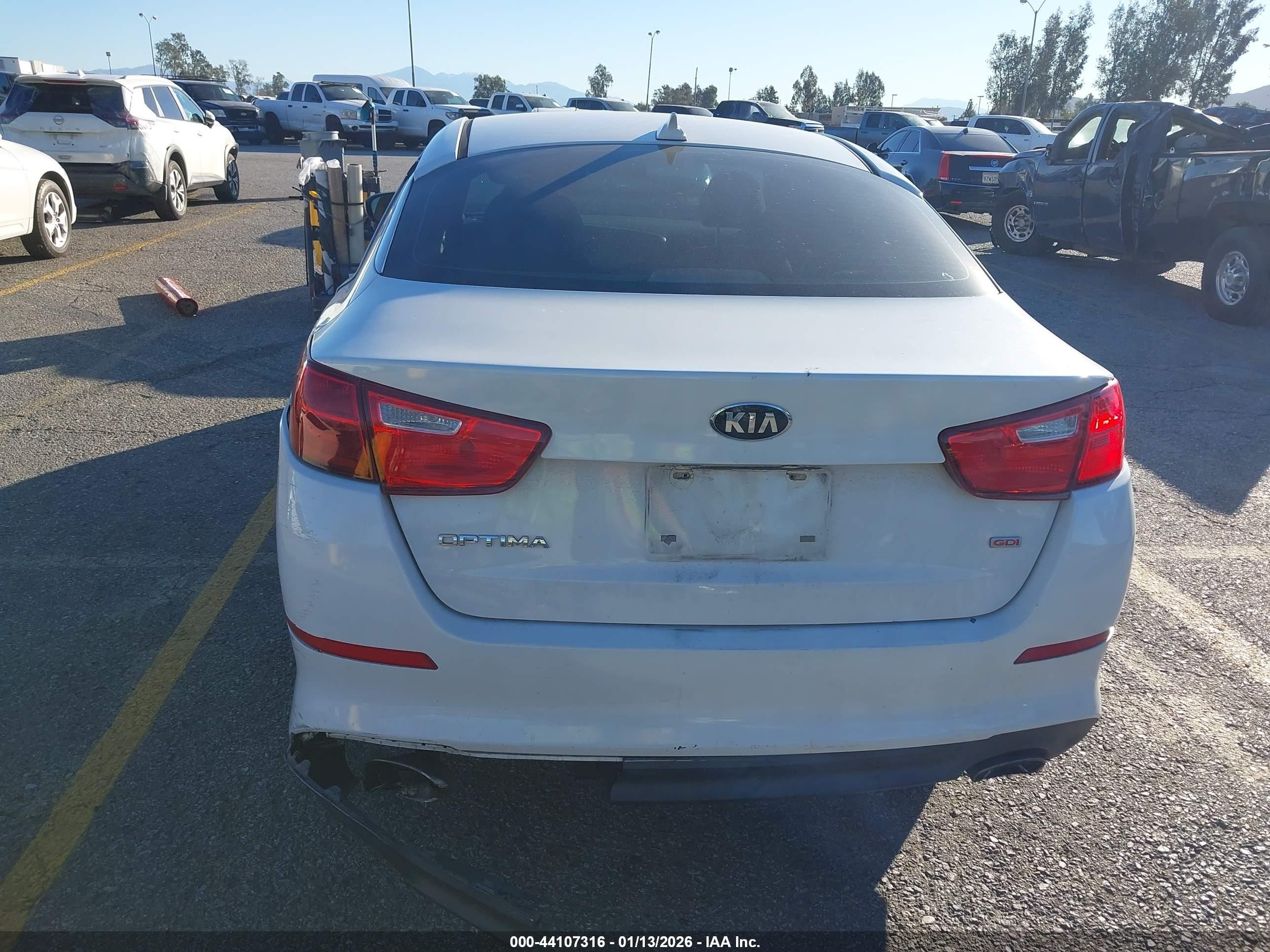 2015 Kia Optima Lx White vin: 5XXGM4A79FG416237