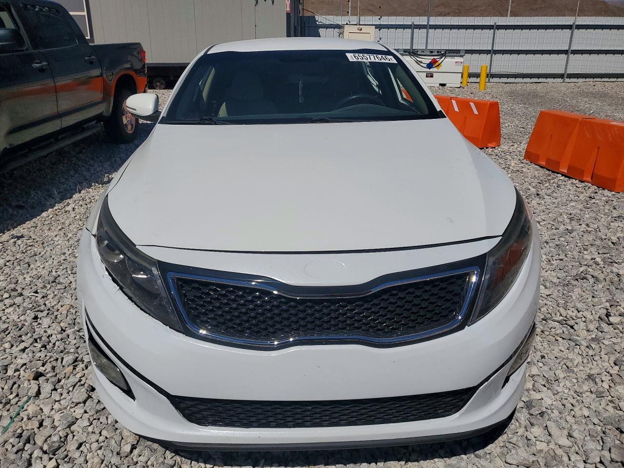 2015 Kia Optima Lx White vin: 5XXGM4A79FG421440