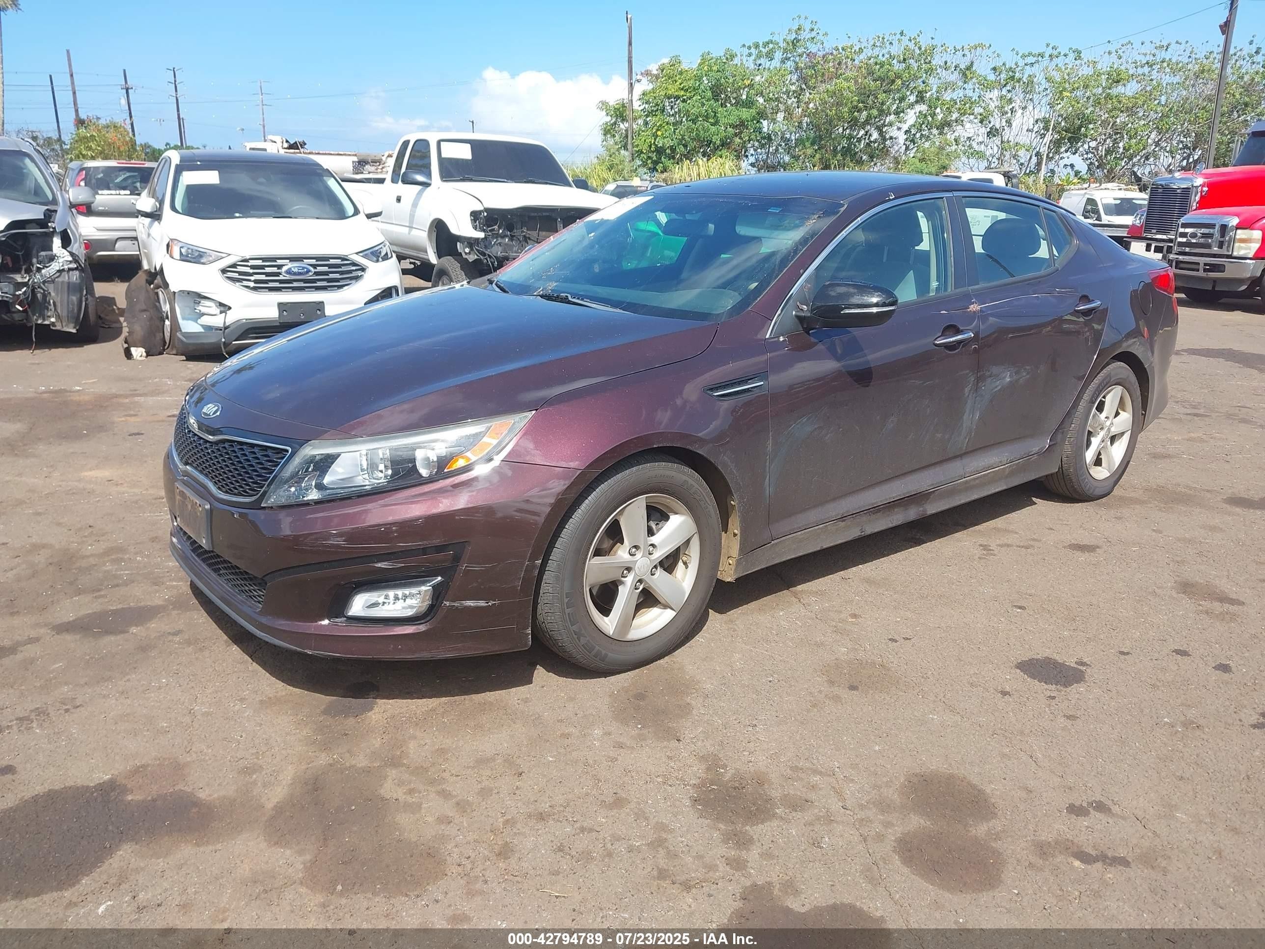 2014 Kia Optima Lx Темно-бордовый vin: 5XXGM4A7XEG288136