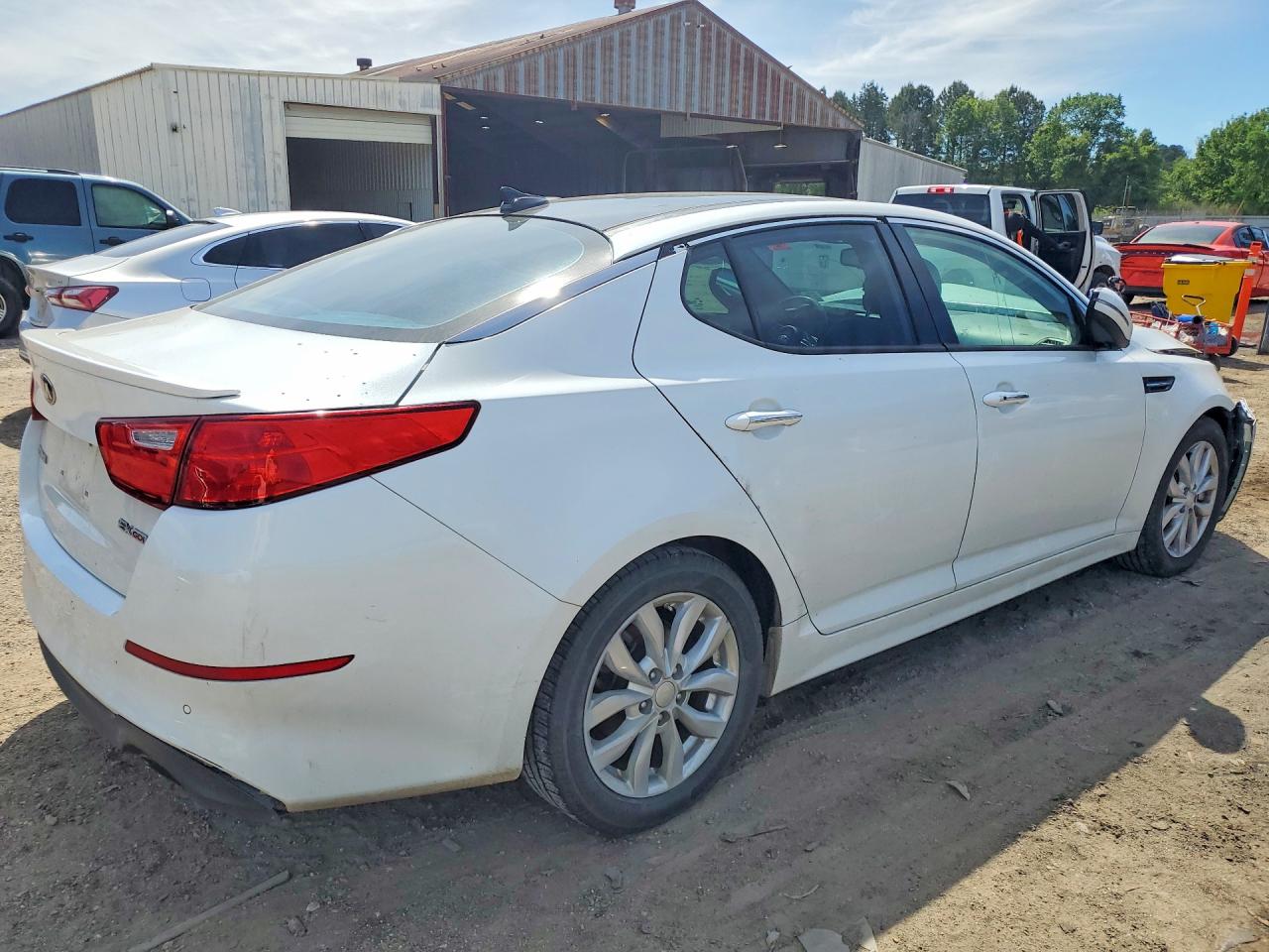 2015 Kia Optima Ex White vin: 5XXGN4A70FG496492
