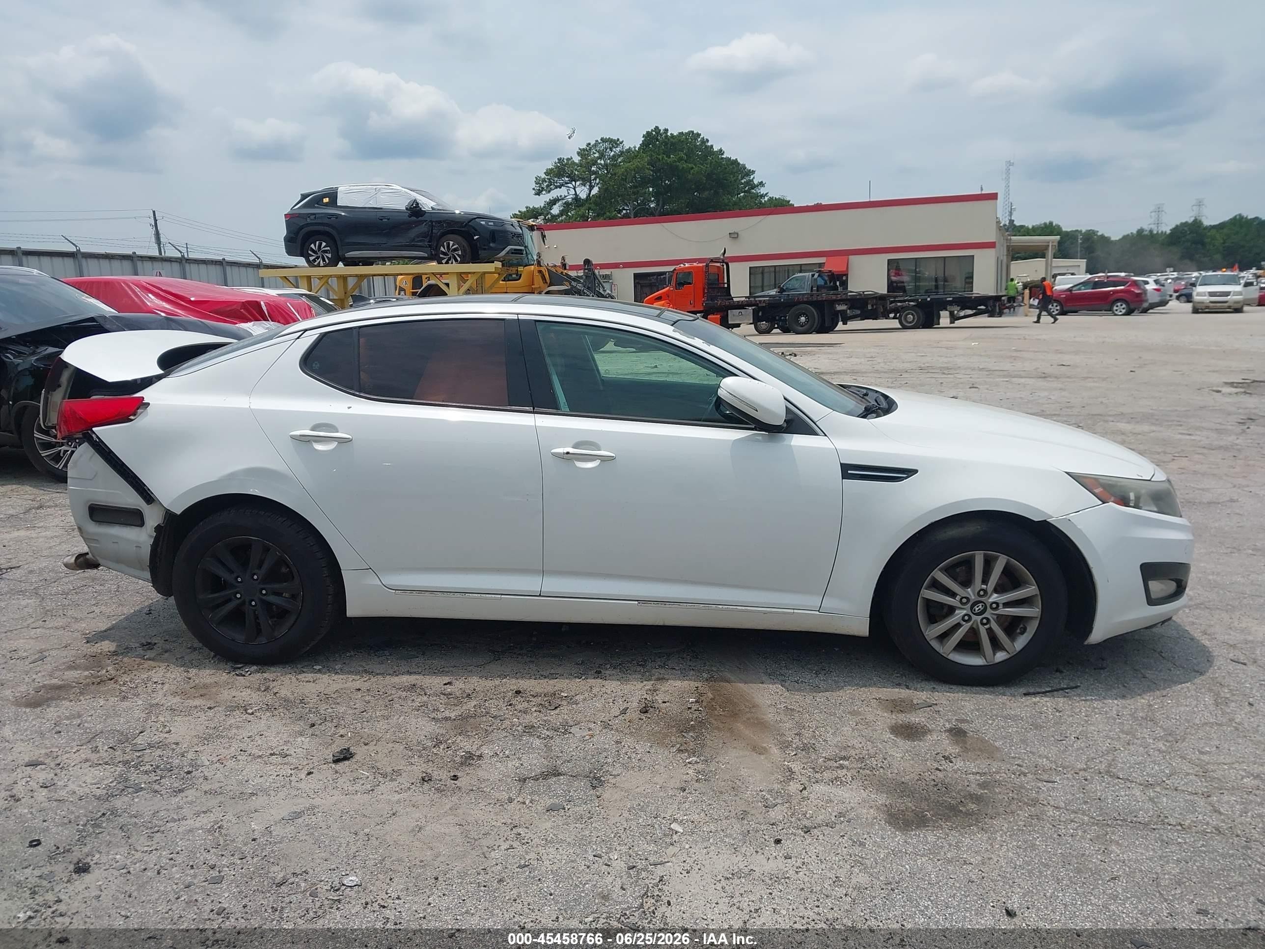 2012 Kia Optima Ex White vin: 5XXGN4A71CG062285