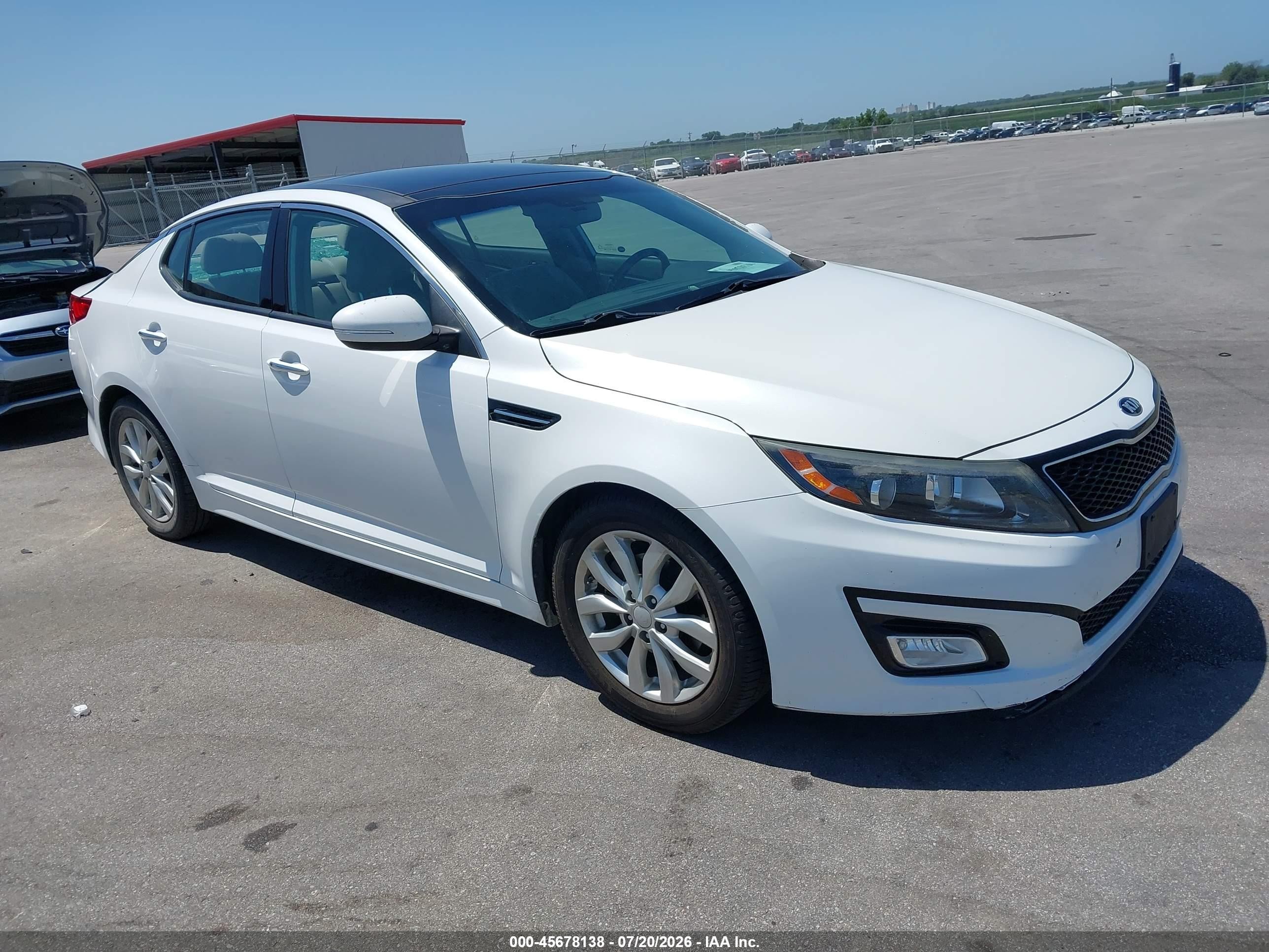 2015 Kia Optima Ex White vin: 5XXGN4A71FG470371